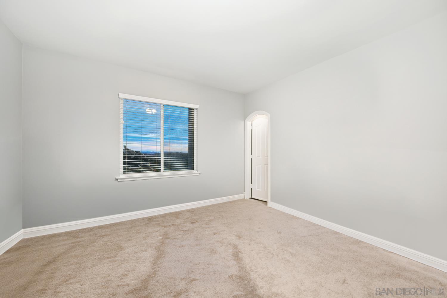 Detail Gallery Image 25 of 57 For 29190  Crystal Ridge Ct, Escondido,  CA 92026 - 5 Beds | 3/1 Baths