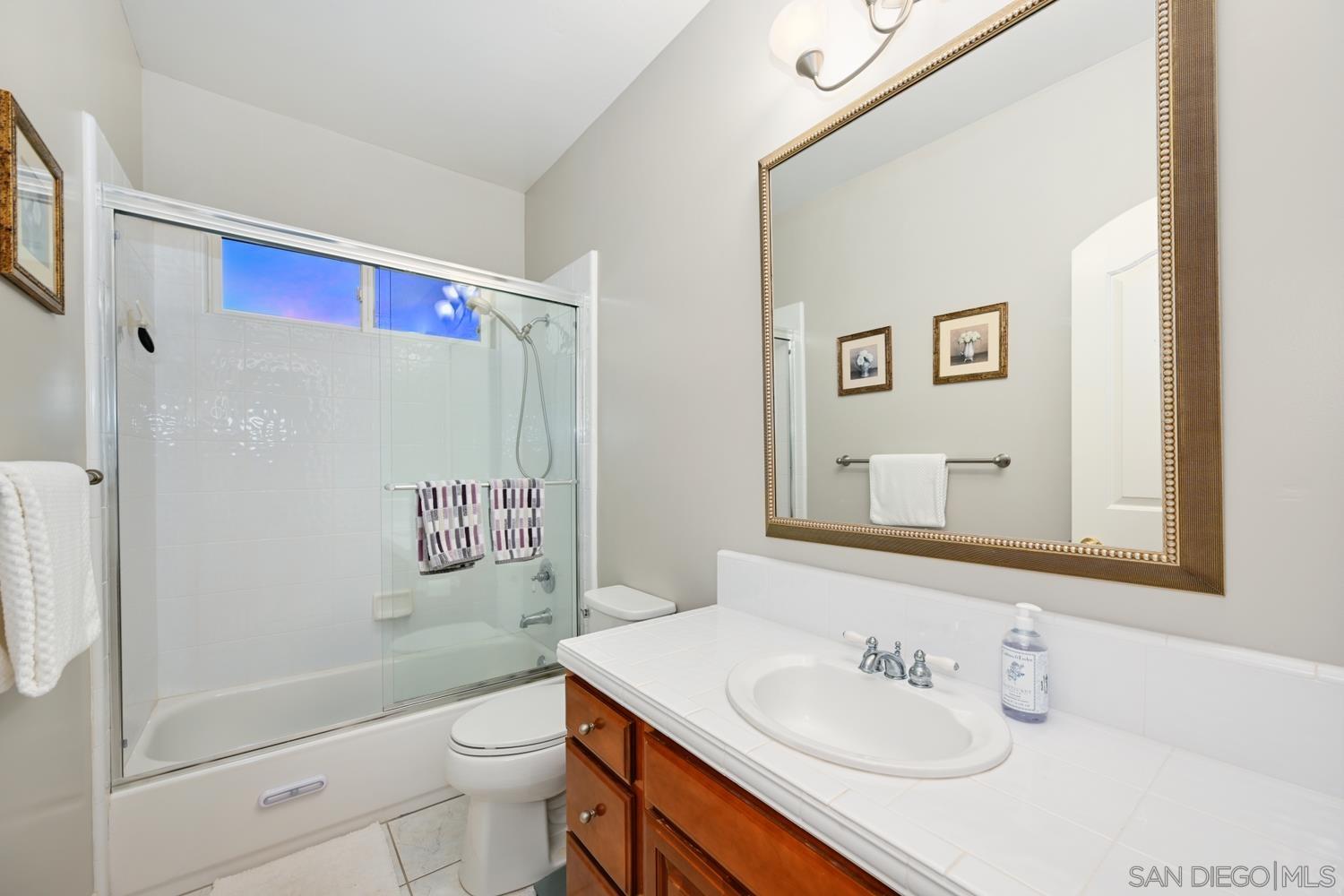 Detail Gallery Image 26 of 57 For 29190  Crystal Ridge Ct, Escondido,  CA 92026 - 5 Beds | 3/1 Baths