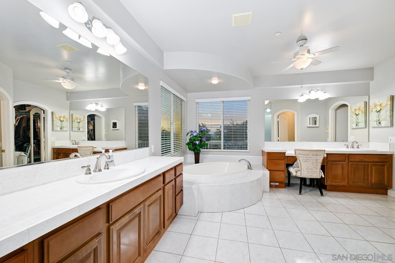 Detail Gallery Image 31 of 57 For 29190  Crystal Ridge Ct, Escondido,  CA 92026 - 5 Beds | 3/1 Baths