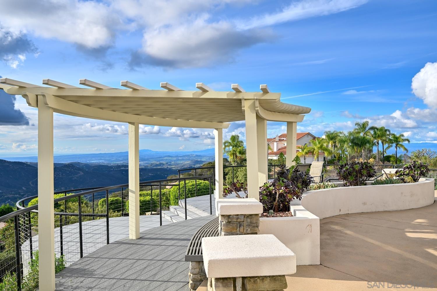 Detail Gallery Image 40 of 57 For 29190  Crystal Ridge Ct, Escondido,  CA 92026 - 5 Beds | 3/1 Baths