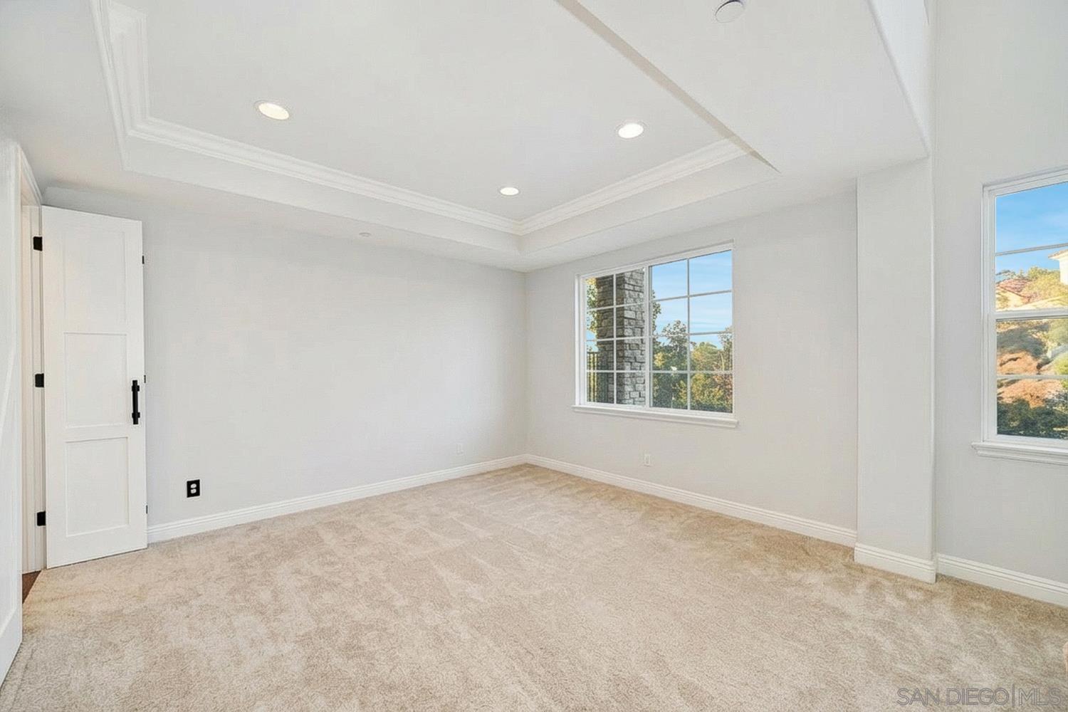 Detail Gallery Image 5 of 57 For 29190  Crystal Ridge Ct, Escondido,  CA 92026 - 5 Beds | 3/1 Baths