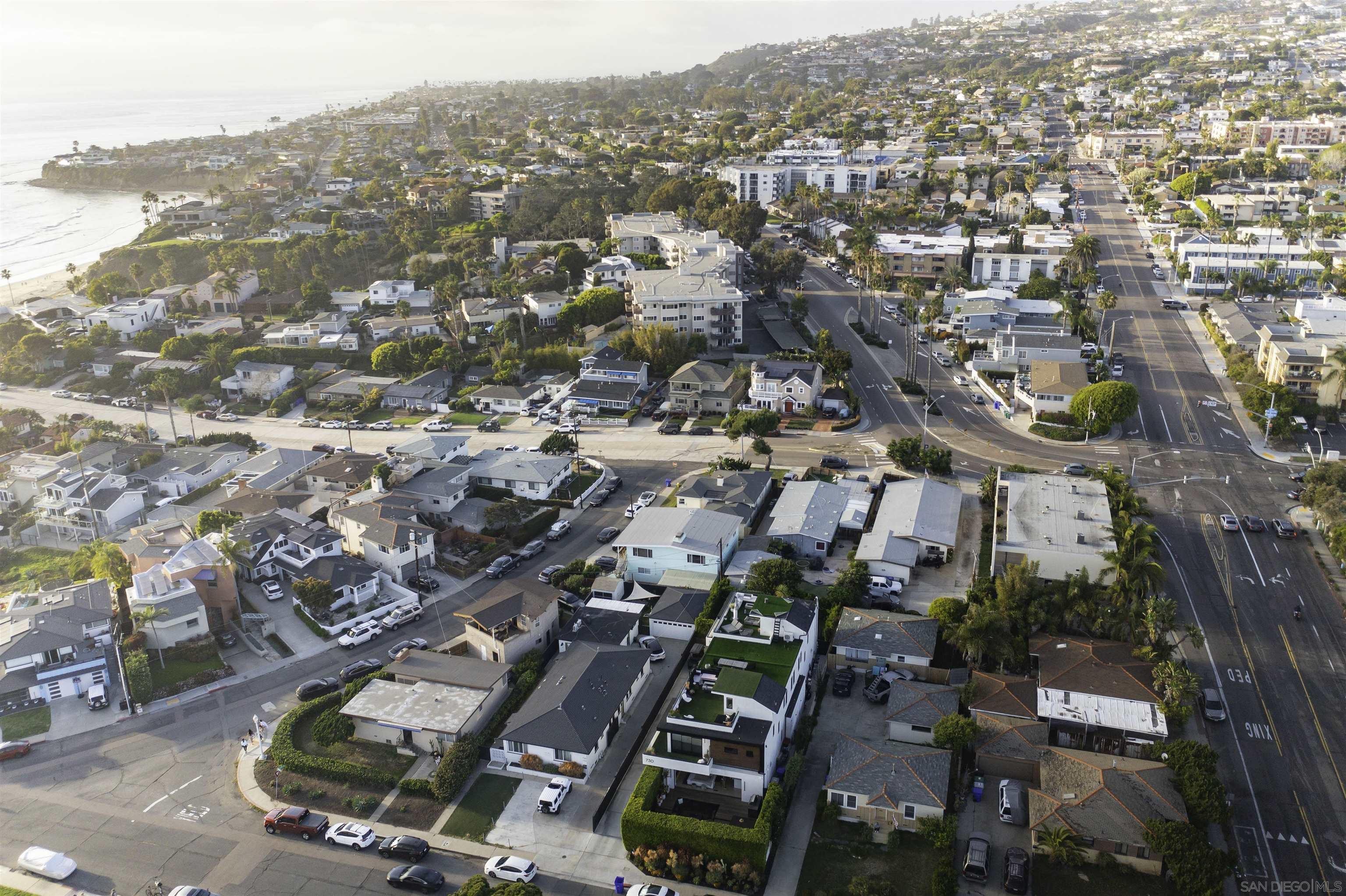 Detail Gallery Image 16 of 37 For 4980-82  La Jolla Blvd, San Diego,  CA 92109 - – Beds | – Baths