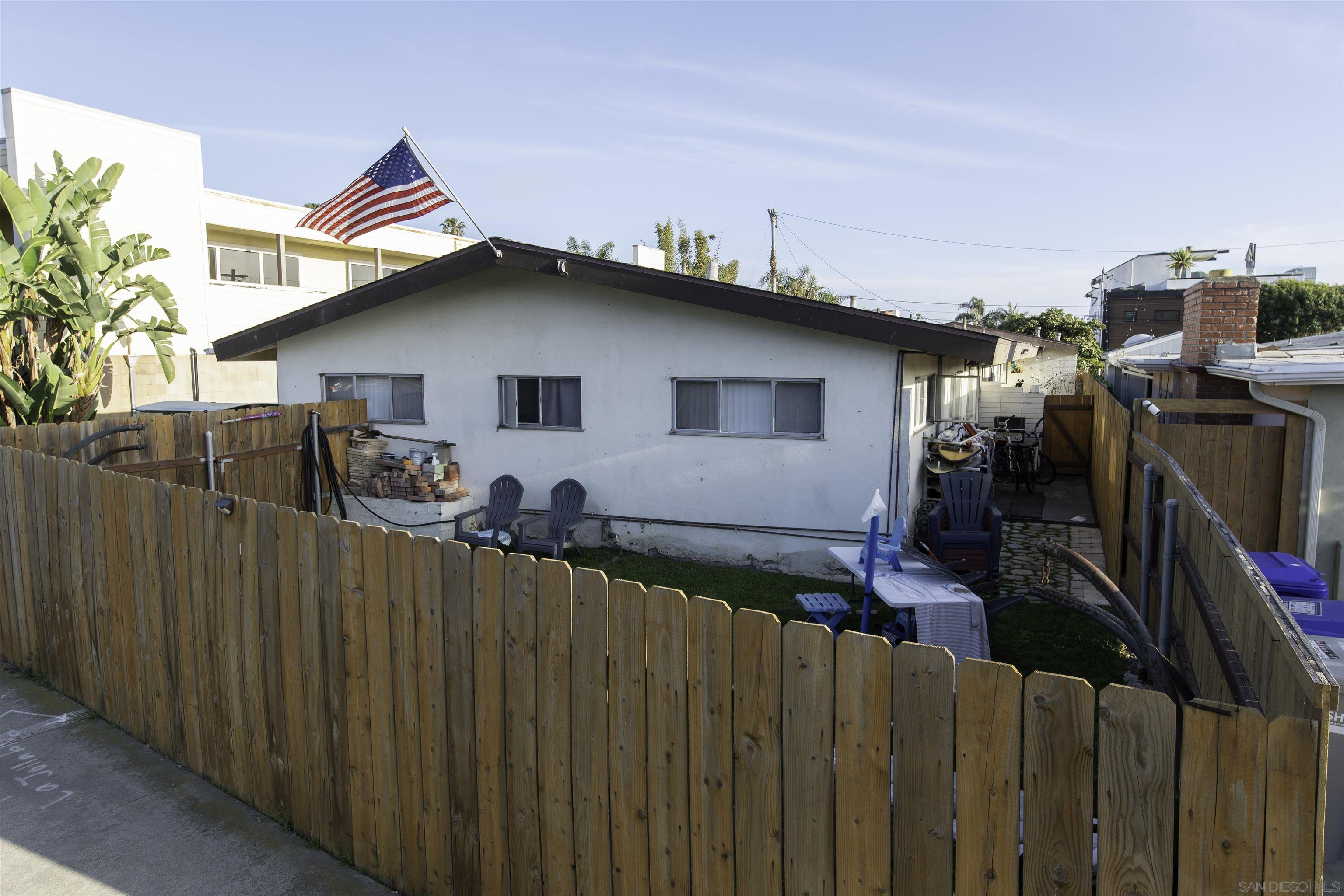 Detail Gallery Image 17 of 37 For 4980-82  La Jolla Blvd, San Diego,  CA 92109 - – Beds | – Baths