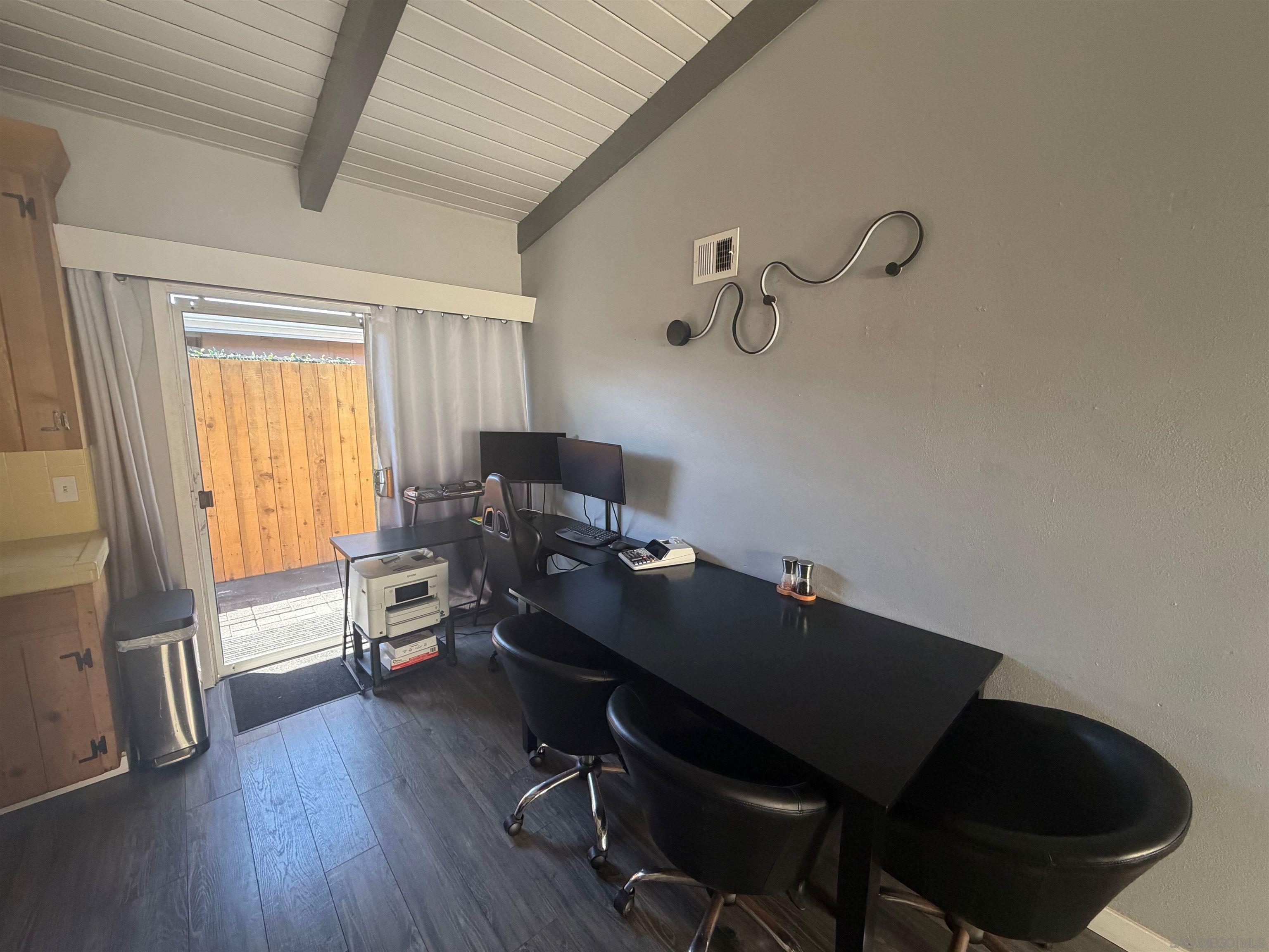 Detail Gallery Image 32 of 37 For 4980-82  La Jolla Blvd, San Diego,  CA 92109 - – Beds | – Baths