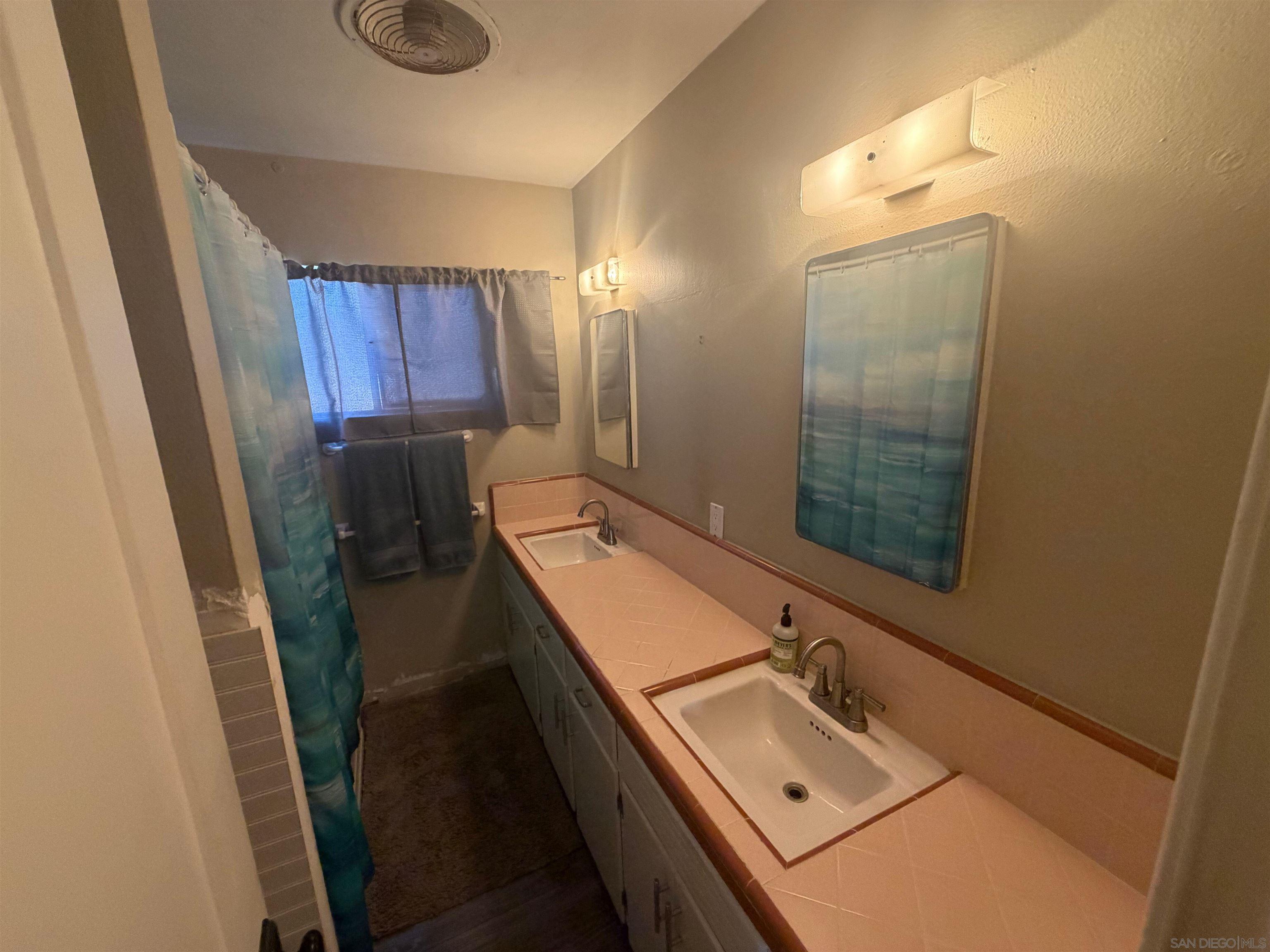 Detail Gallery Image 36 of 37 For 4980-82  La Jolla Blvd, San Diego,  CA 92109 - – Beds | – Baths