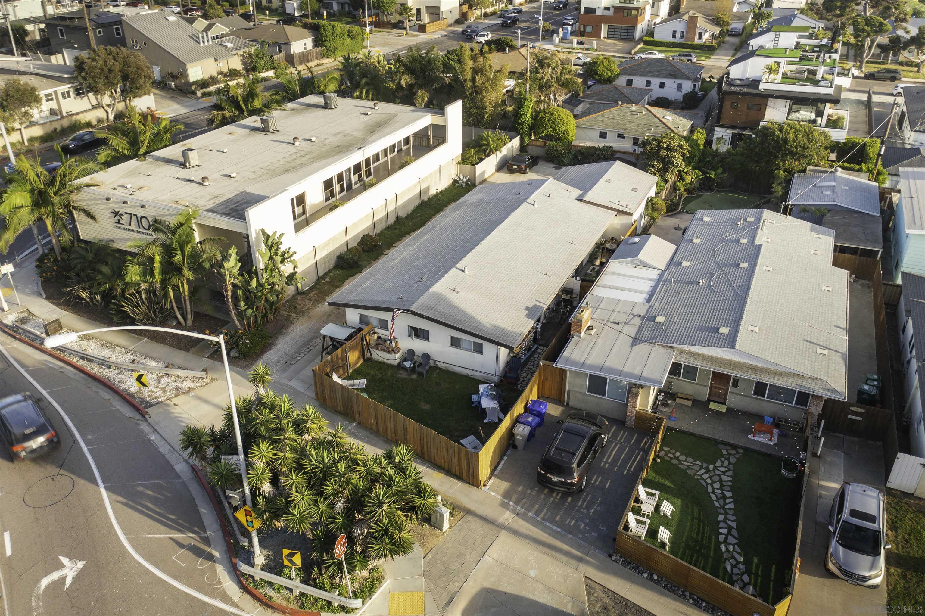 Detail Gallery Image 5 of 37 For 4980-82  La Jolla Blvd, San Diego,  CA 92109 - – Beds | – Baths