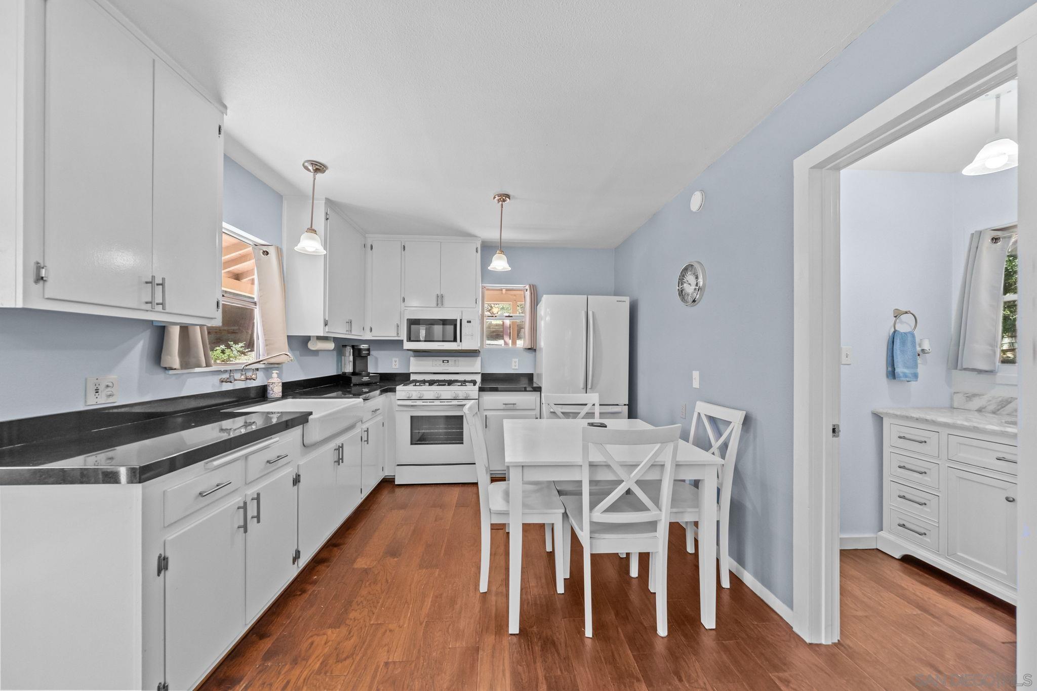 Detail Gallery Image 13 of 40 For 52910  Cedar Dr, Idyllwild,  CA 92549 - 2 Beds | 2 Baths