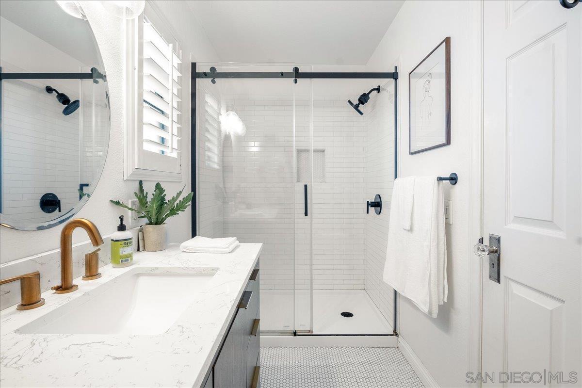 Detail Gallery Image 12 of 22 For 2828  Famosa Blvd  #305,  San Diego,  CA 92107 - 1 Beds | 1 Baths