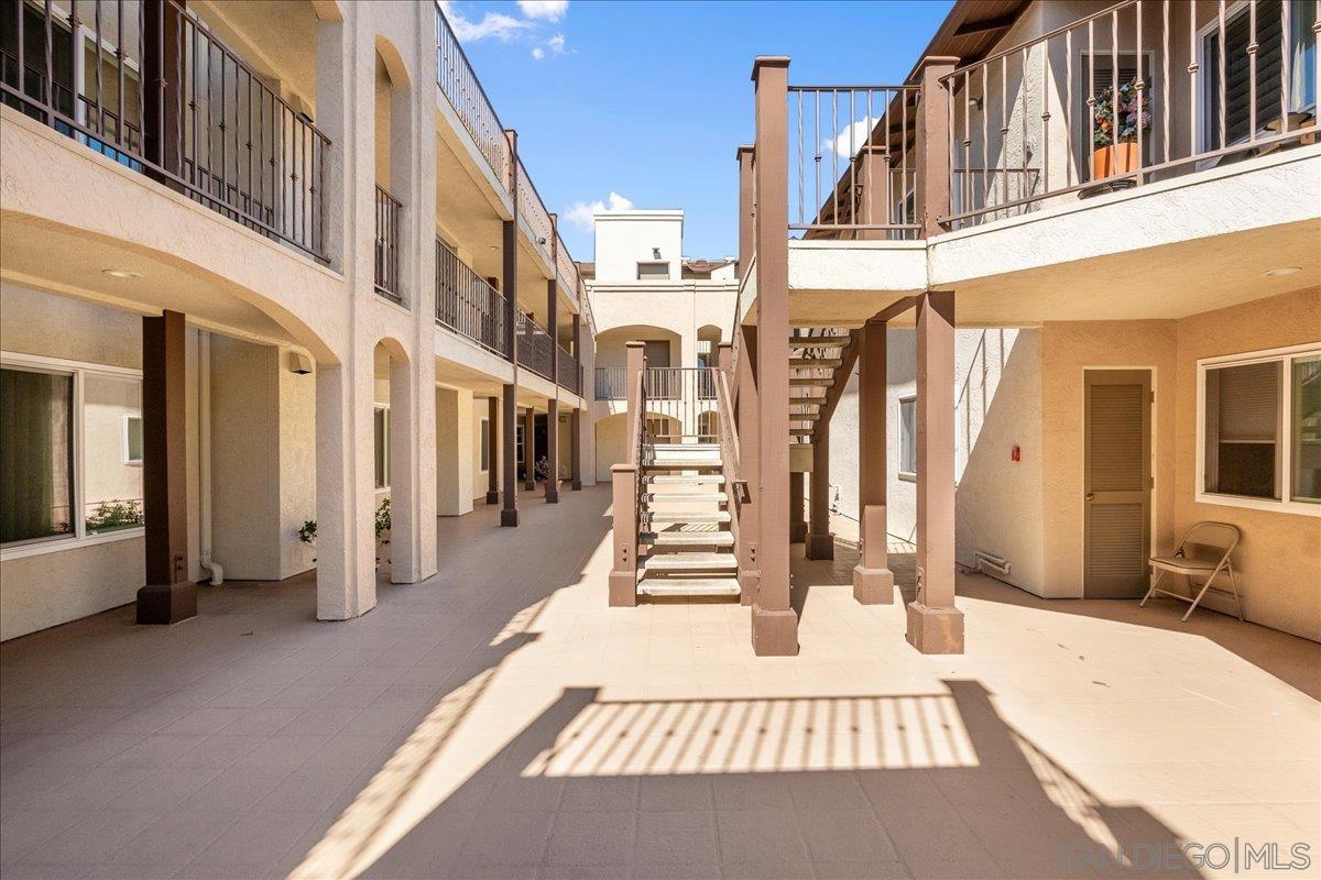 Detail Gallery Image 18 of 22 For 2828  Famosa Blvd  #305,  San Diego,  CA 92107 - 1 Beds | 1 Baths