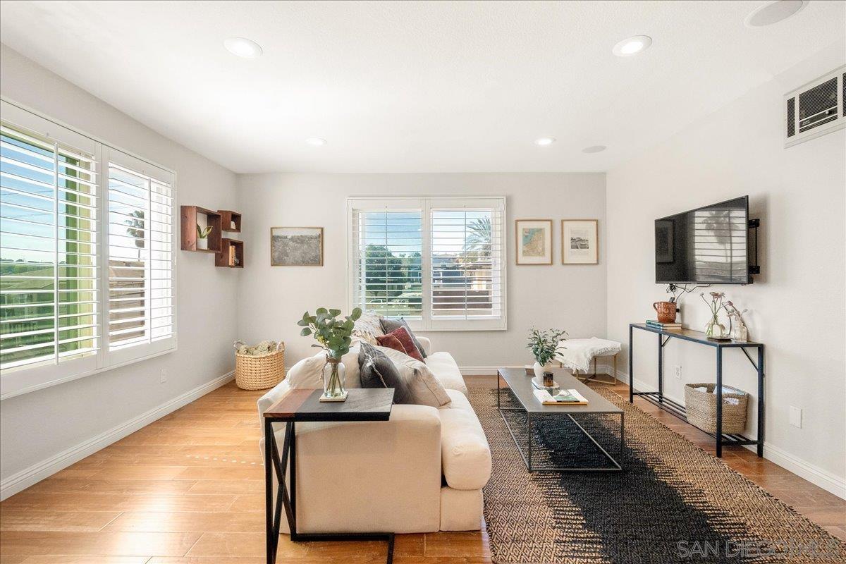 Detail Gallery Image 3 of 22 For 2828  Famosa Blvd  #305,  San Diego,  CA 92107 - 1 Beds | 1 Baths