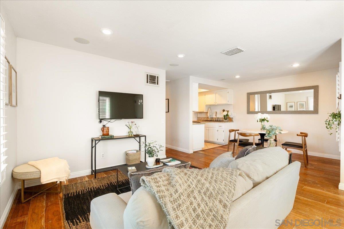 Detail Gallery Image 4 of 22 For 2828  Famosa Blvd  #305,  San Diego,  CA 92107 - 1 Beds | 1 Baths