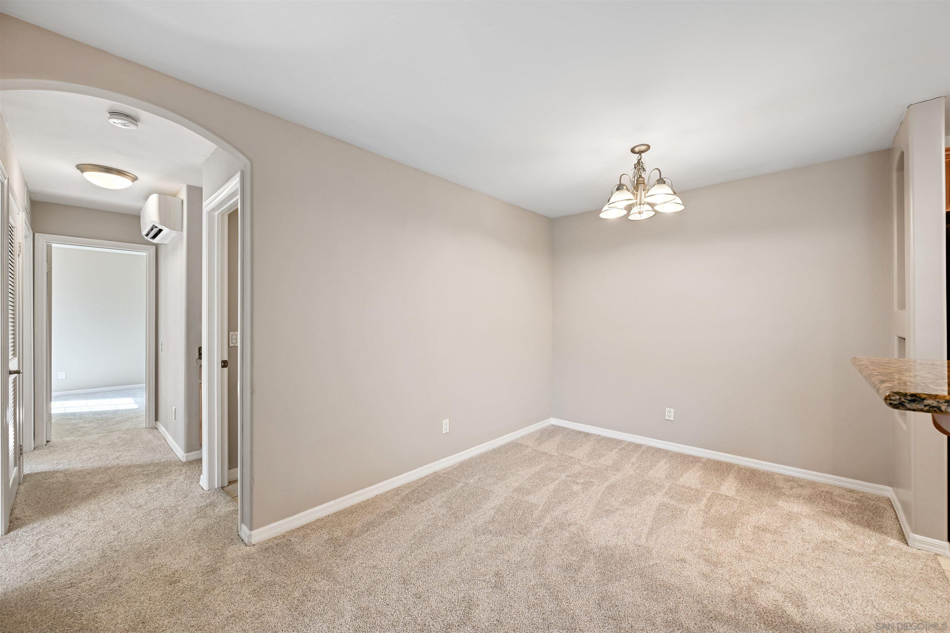 Detail Gallery Image 11 of 29 For 5252  Balboa Arms Dr  #205,  San Diego,  CA 92117 - 3 Beds | 2 Baths