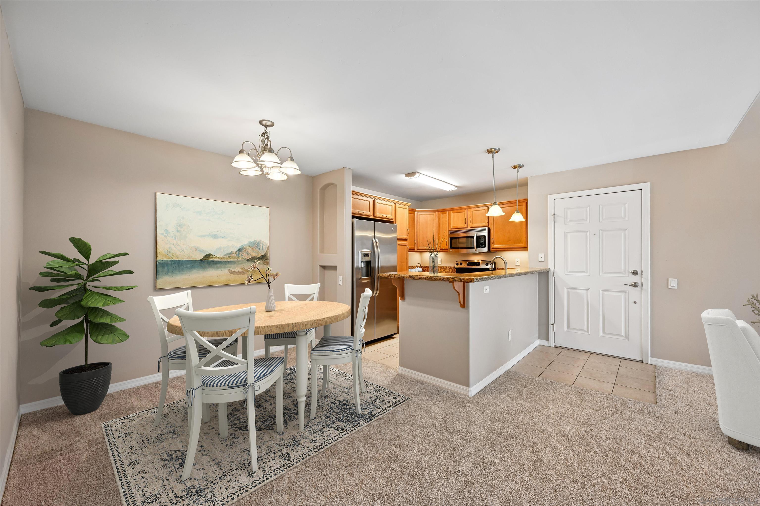Detail Gallery Image 12 of 29 For 5252  Balboa Arms Dr  #205,  San Diego,  CA 92117 - 3 Beds | 2 Baths