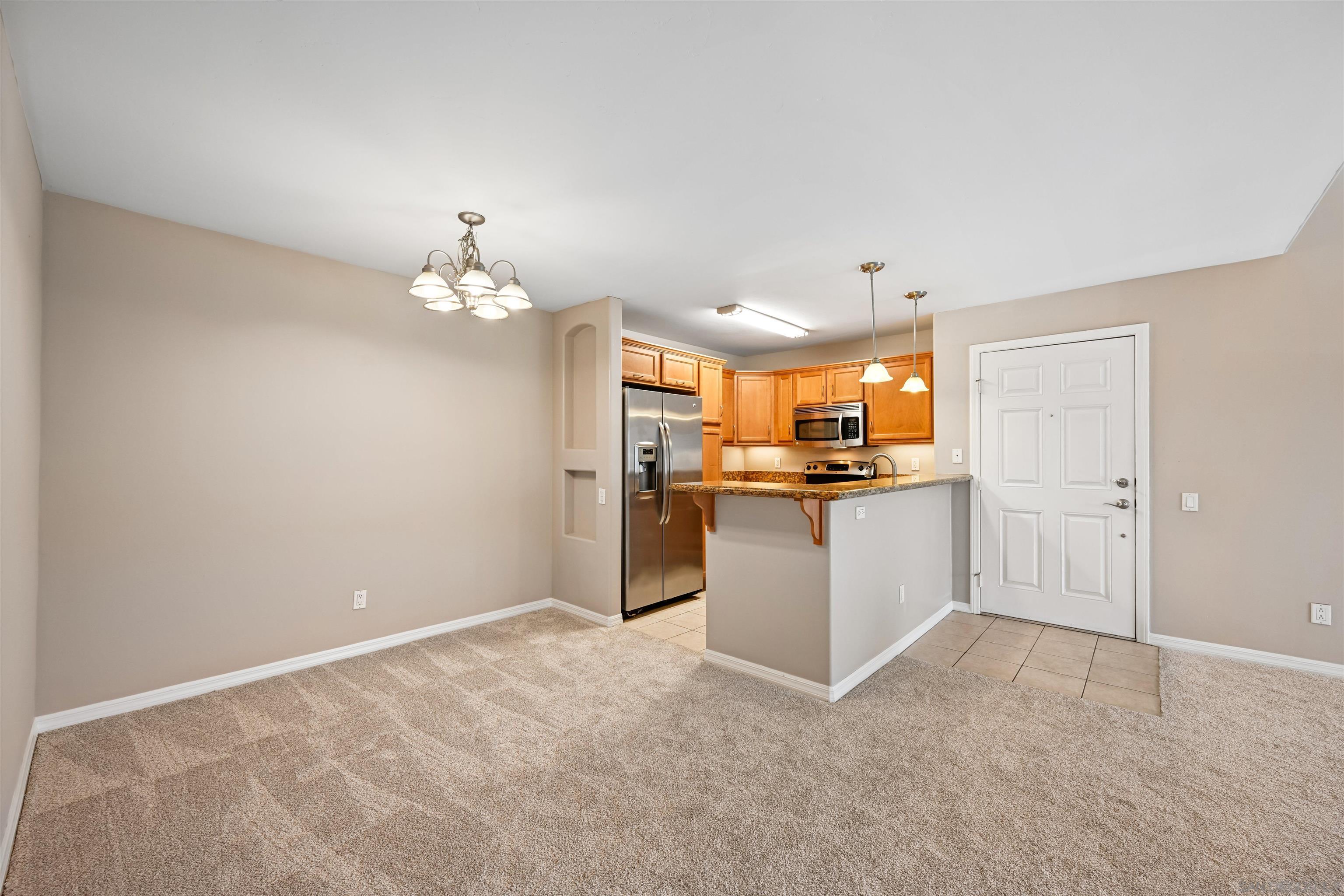Detail Gallery Image 13 of 29 For 5252  Balboa Arms Dr  #205,  San Diego,  CA 92117 - 3 Beds | 2 Baths