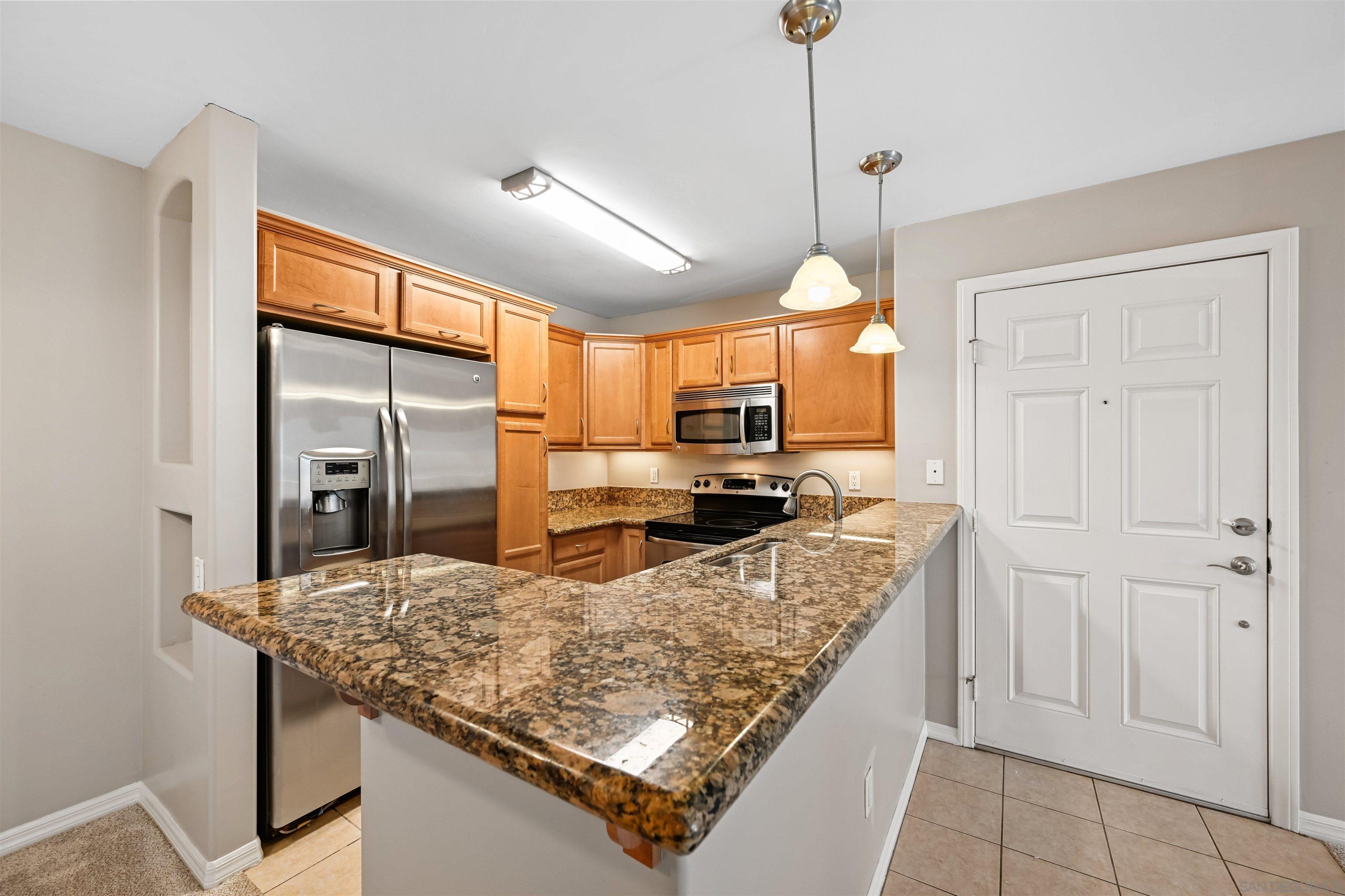 Detail Gallery Image 14 of 29 For 5252  Balboa Arms Dr  #205,  San Diego,  CA 92117 - 3 Beds | 2 Baths