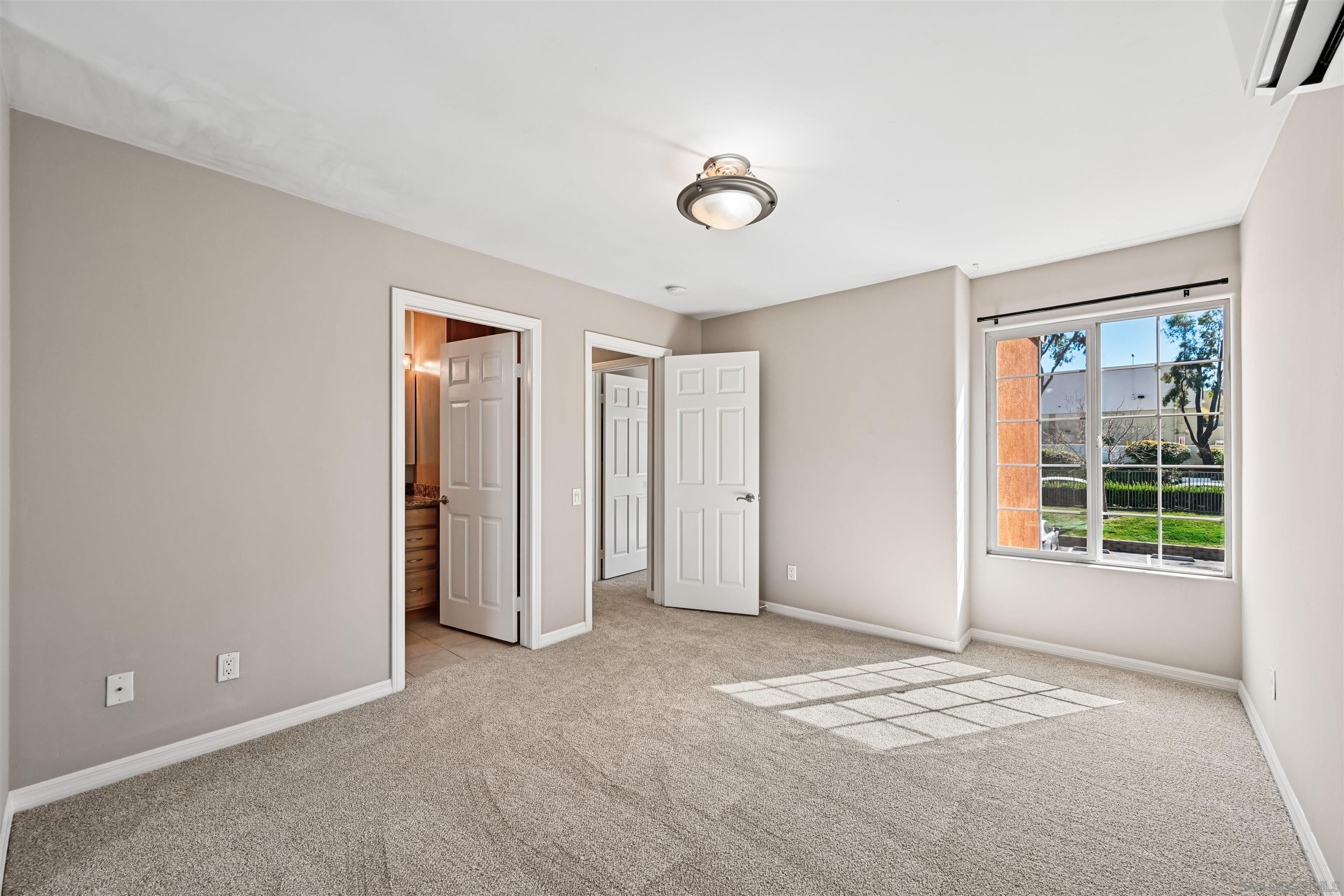 Detail Gallery Image 16 of 29 For 5252  Balboa Arms Dr  #205,  San Diego,  CA 92117 - 3 Beds | 2 Baths