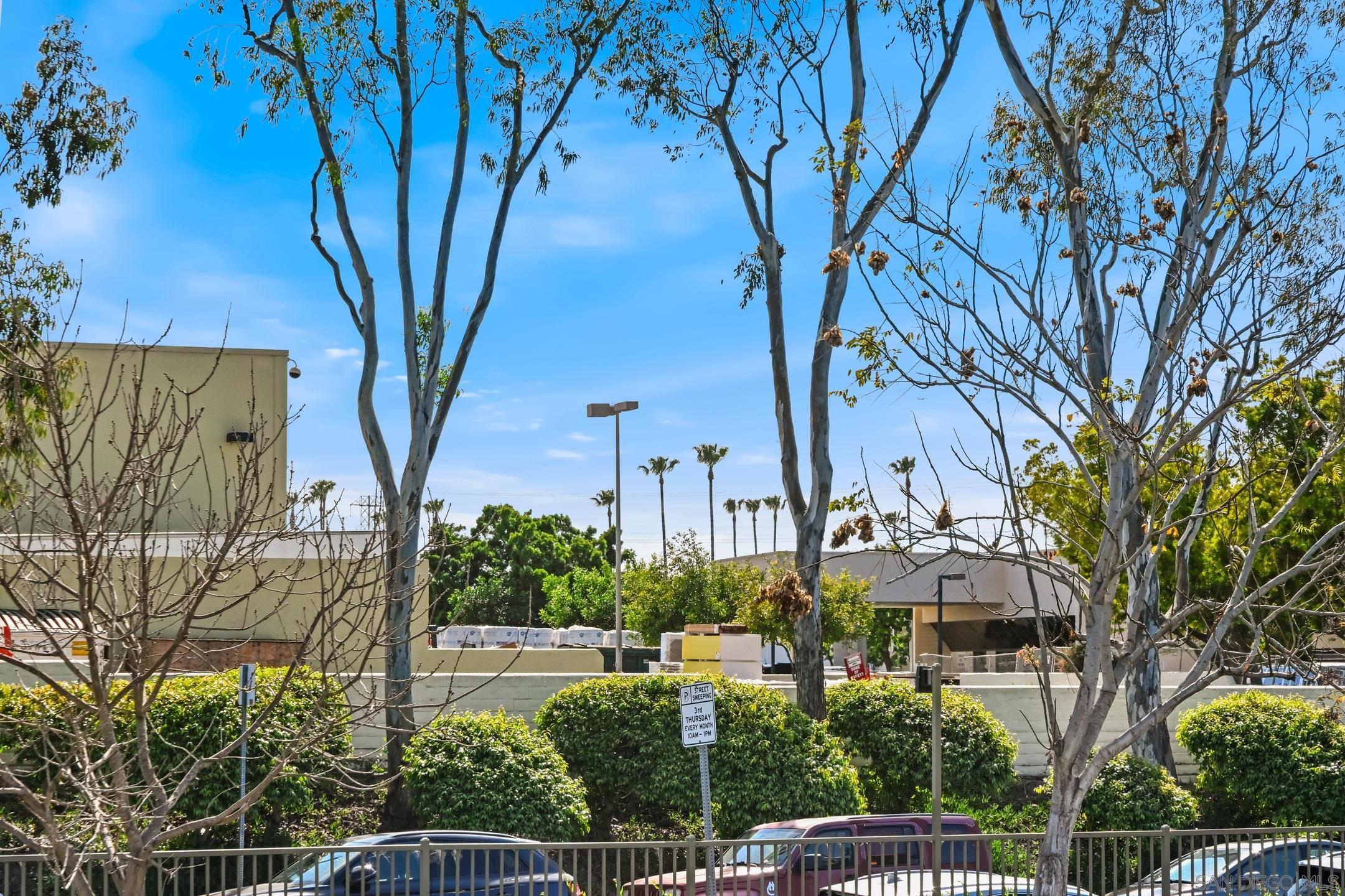 Detail Gallery Image 24 of 29 For 5252  Balboa Arms Dr  #205,  San Diego,  CA 92117 - 3 Beds | 2 Baths