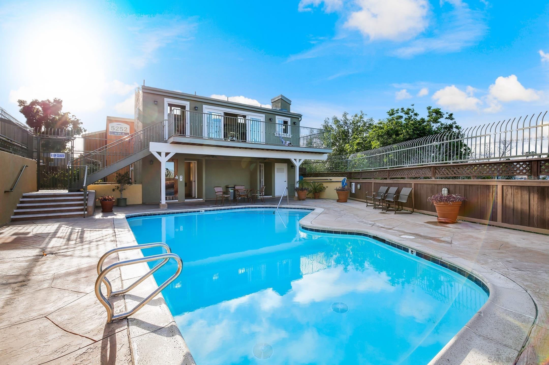 Detail Gallery Image 26 of 29 For 5252  Balboa Arms Dr  #205,  San Diego,  CA 92117 - 3 Beds | 2 Baths