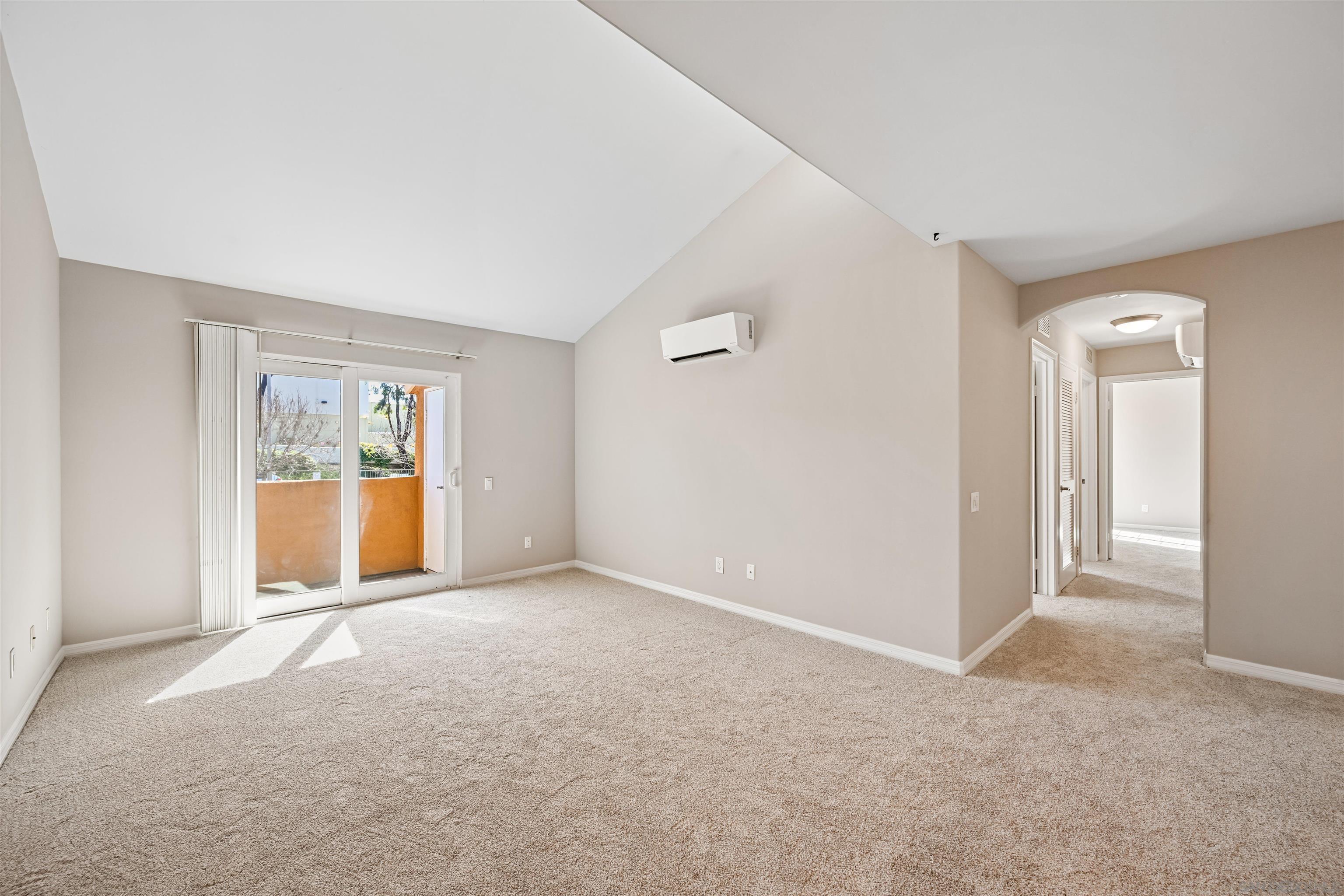 Detail Gallery Image 5 of 29 For 5252  Balboa Arms Dr  #205,  San Diego,  CA 92117 - 3 Beds | 2 Baths