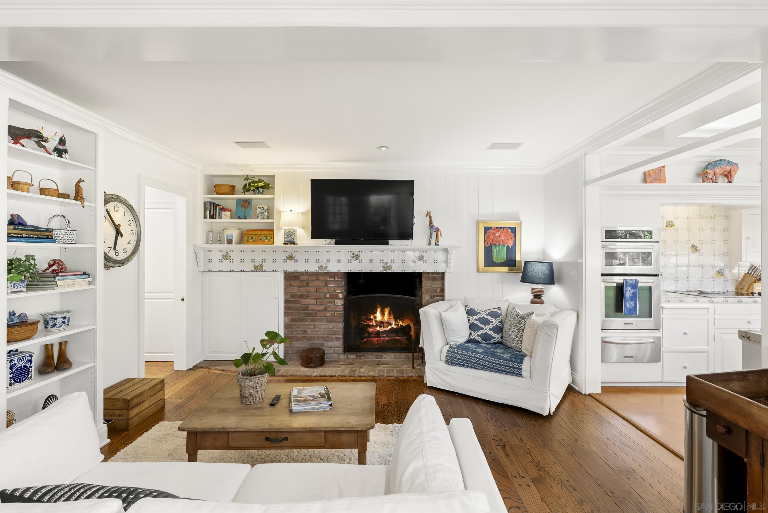 Detail Gallery Image 12 of 32 For 6021  Vista De La Mesa, La Jolla,  CA 92037 - 2 Beds | 2/1 Baths