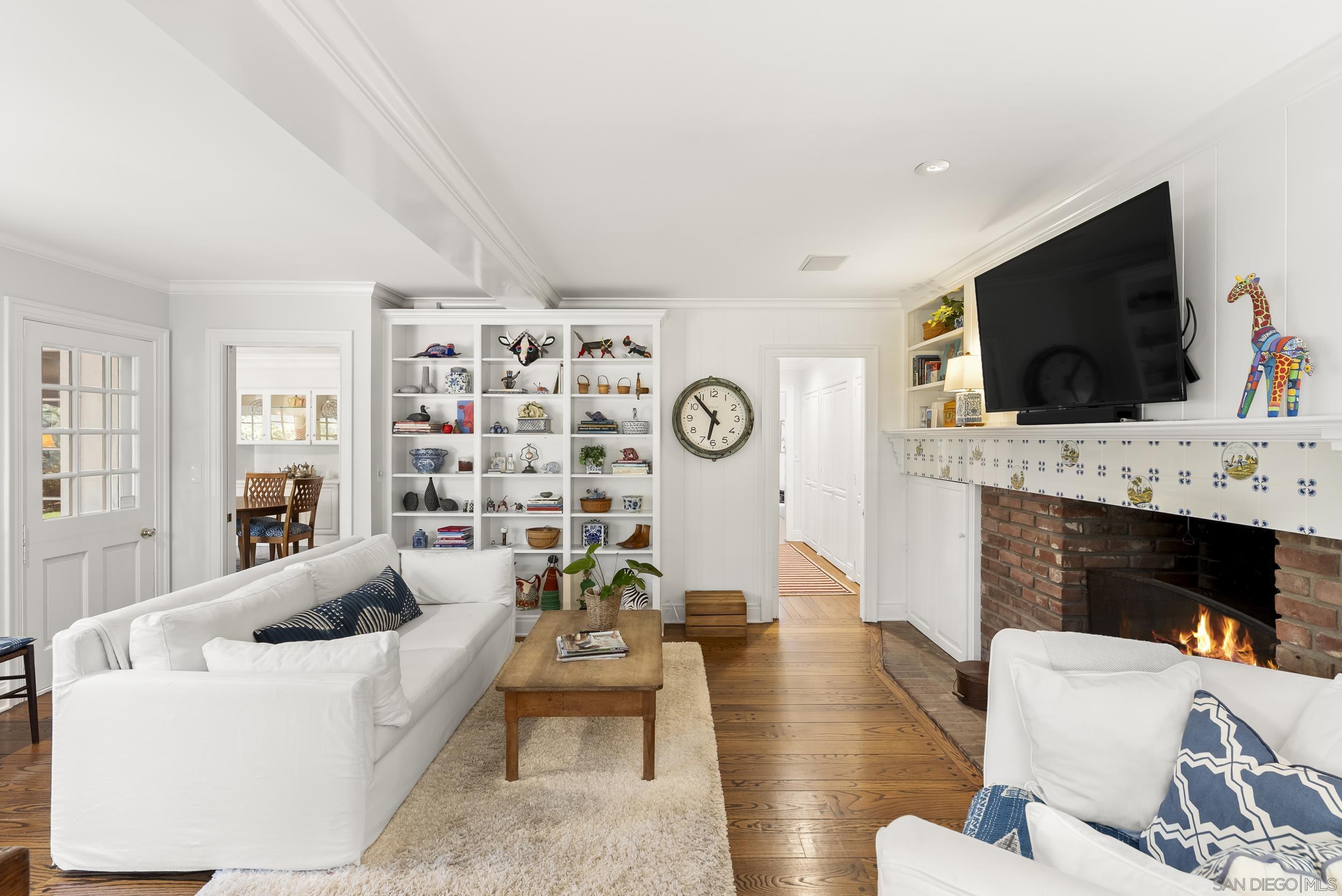 Detail Gallery Image 13 of 32 For 6021  Vista De La Mesa, La Jolla,  CA 92037 - 2 Beds | 2/1 Baths