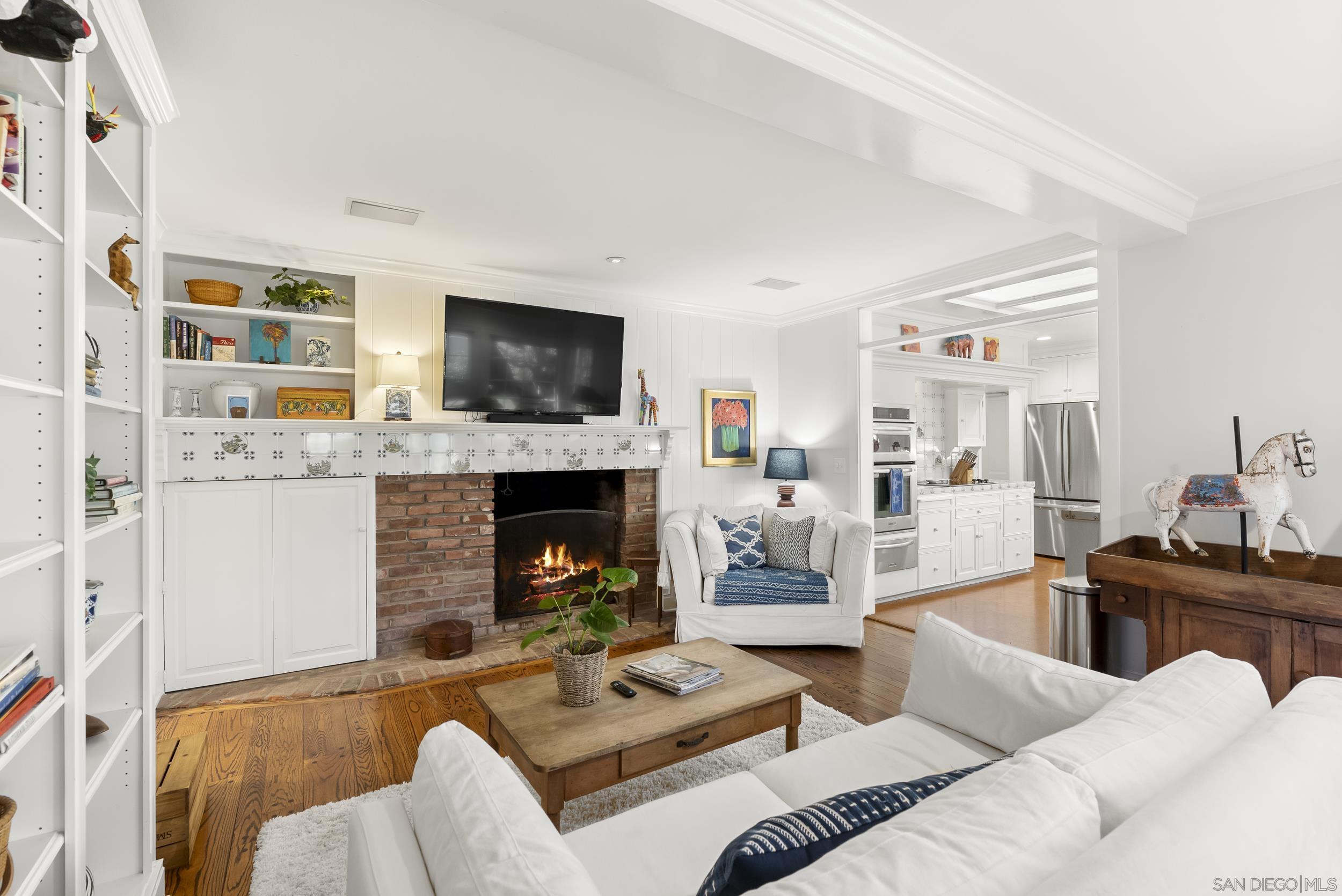 Detail Gallery Image 10 of 32 For 6021  Vista De La Mesa, La Jolla,  CA 92037 - 2 Beds | 2/1 Baths