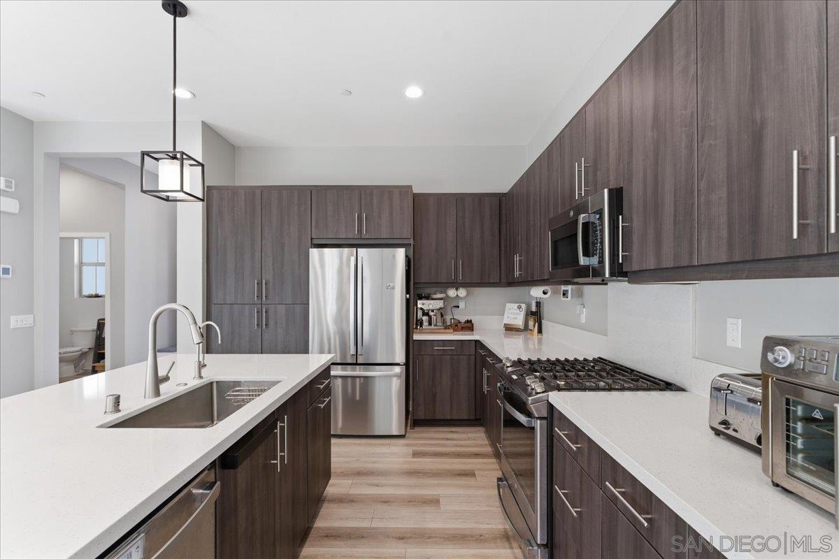 Detail Gallery Image 12 of 28 For 477  Village Greens, San Marcos,  CA 92078 - 3 Beds | 2/1 Baths