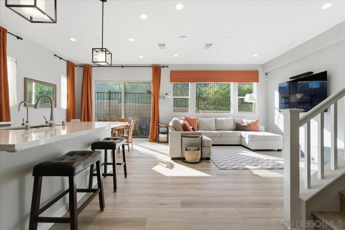 Detail Gallery Image 6 of 28 For 477  Village Greens, San Marcos,  CA 92078 - 3 Beds | 2/1 Baths