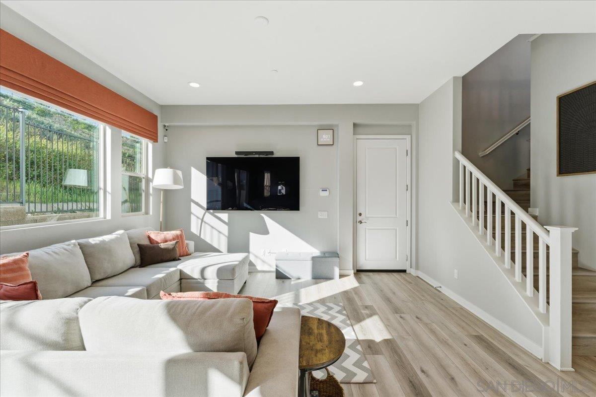 Detail Gallery Image 9 of 28 For 477  Village Greens, San Marcos,  CA 92078 - 3 Beds | 2/1 Baths