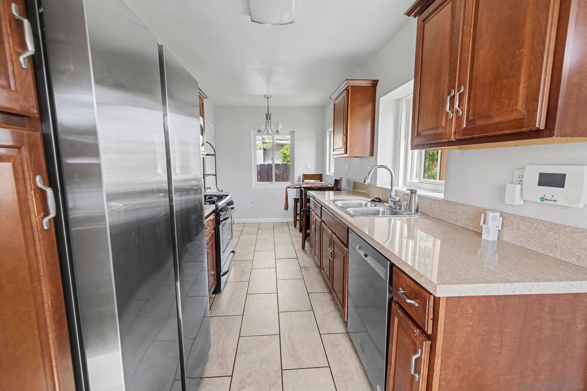 Detail Gallery Image 20 of 37 For 3994  Division St, San Diego,  CA 92113 - 3 Beds | 2 Baths