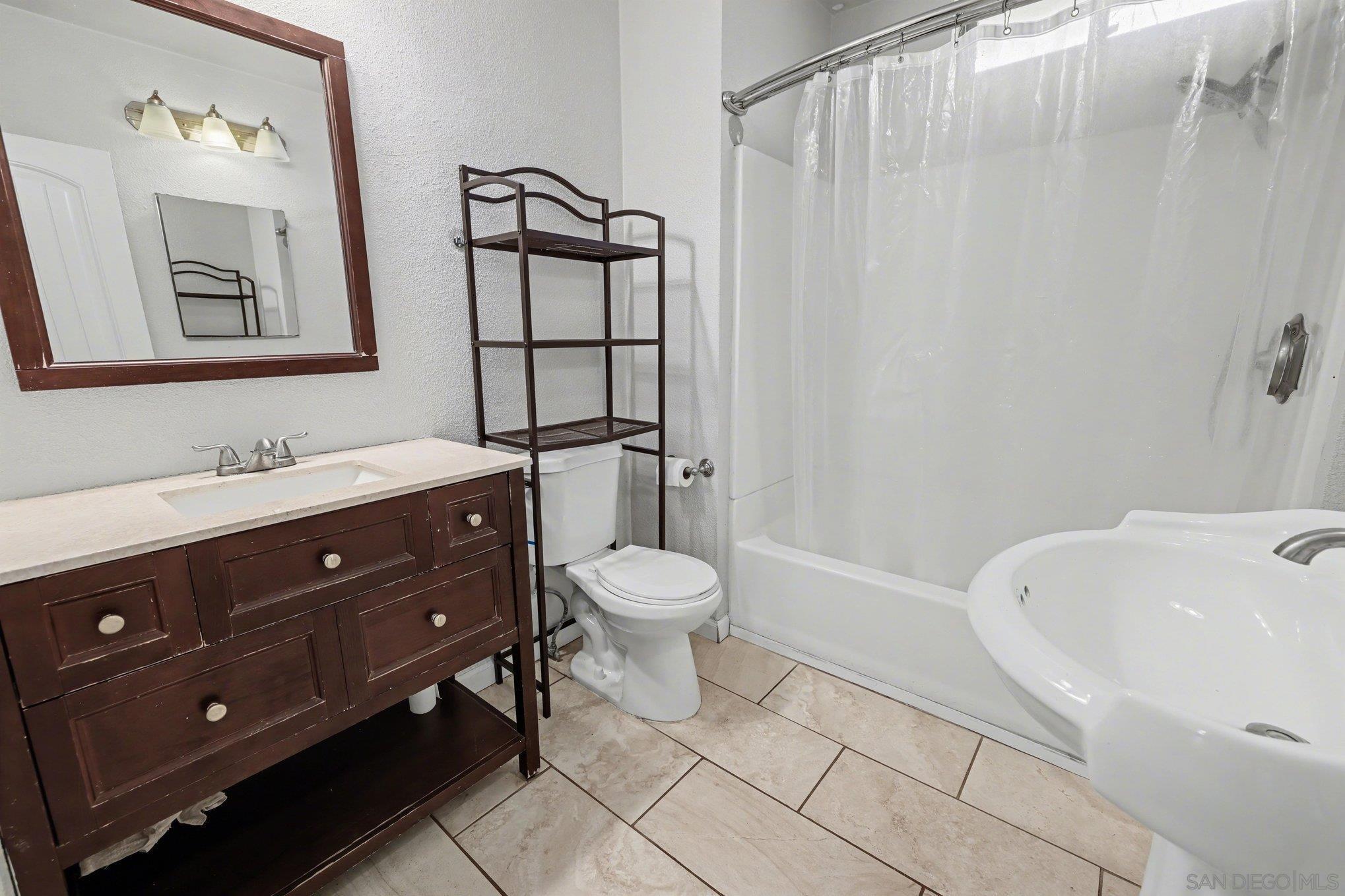 Detail Gallery Image 26 of 37 For 3994  Division St, San Diego,  CA 92113 - 3 Beds | 2 Baths