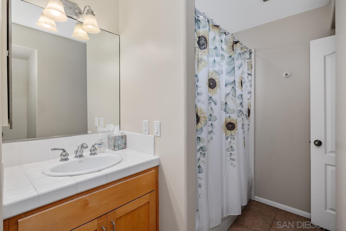 Detail Gallery Image 16 of 23 For 2125  Grand Ave., San Diego,  CA 92109 - 3 Beds | 3/1 Baths