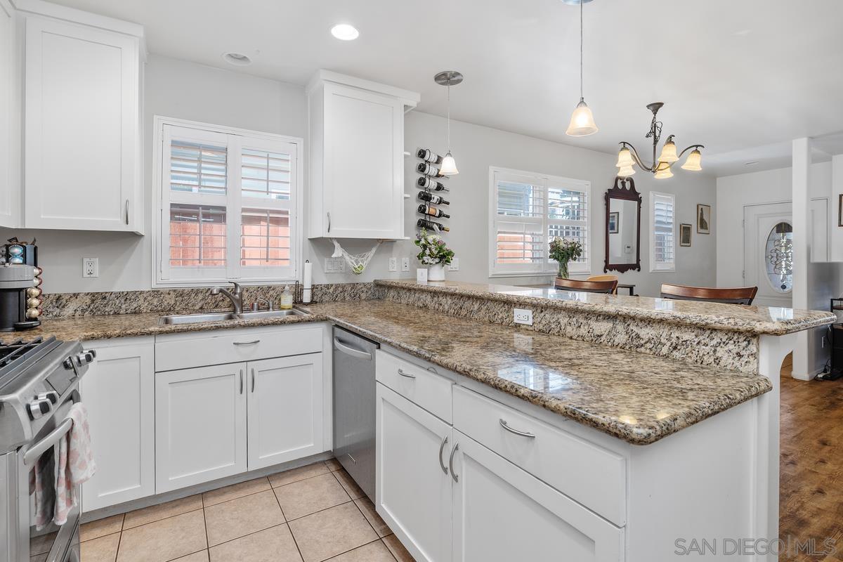 Detail Gallery Image 9 of 23 For 2125  Grand Ave., San Diego,  CA 92109 - 3 Beds | 3/1 Baths