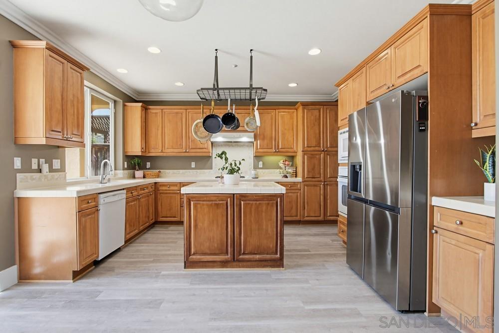 Detail Gallery Image 22 of 75 For Golden Oak Pl, Escondido,  CA 92027 - 5 Beds | 3 Baths