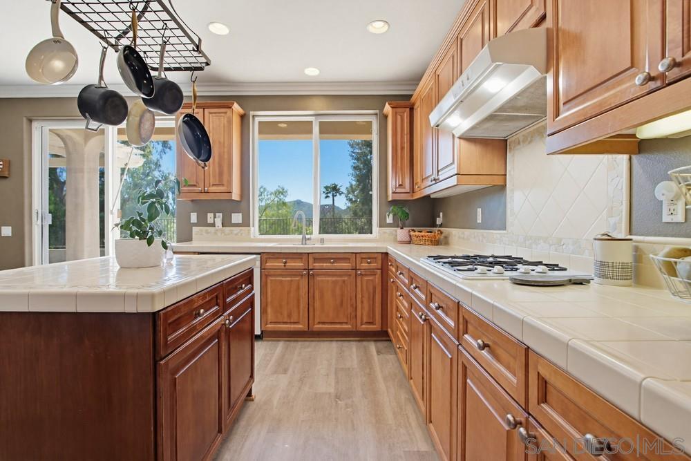 Detail Gallery Image 25 of 75 For Golden Oak Pl, Escondido,  CA 92027 - 5 Beds | 3 Baths