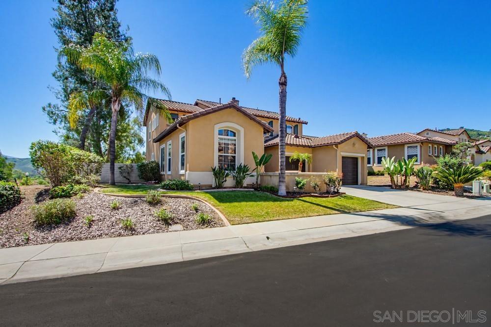 Detail Gallery Image 4 of 75 For Golden Oak Pl, Escondido,  CA 92027 - 5 Beds | 3 Baths