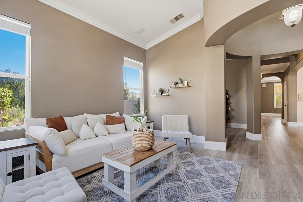 Detail Gallery Image 9 of 75 For Golden Oak Pl, Escondido,  CA 92027 - 5 Beds | 3 Baths