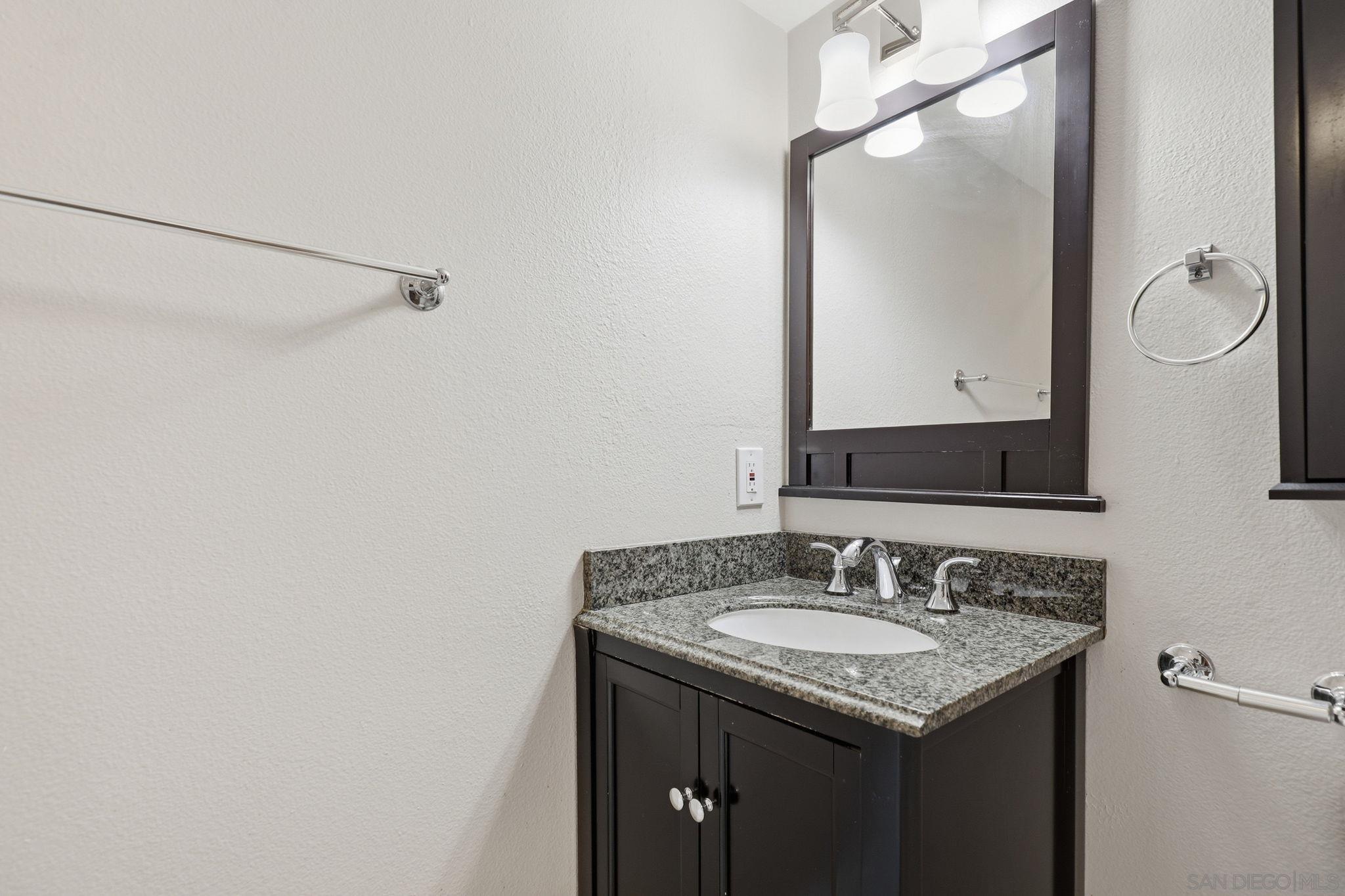 Detail Gallery Image 12 of 24 For 801 W Hawthorn  #406,  San Diego,  CA 92101 - 2 Beds | 2 Baths