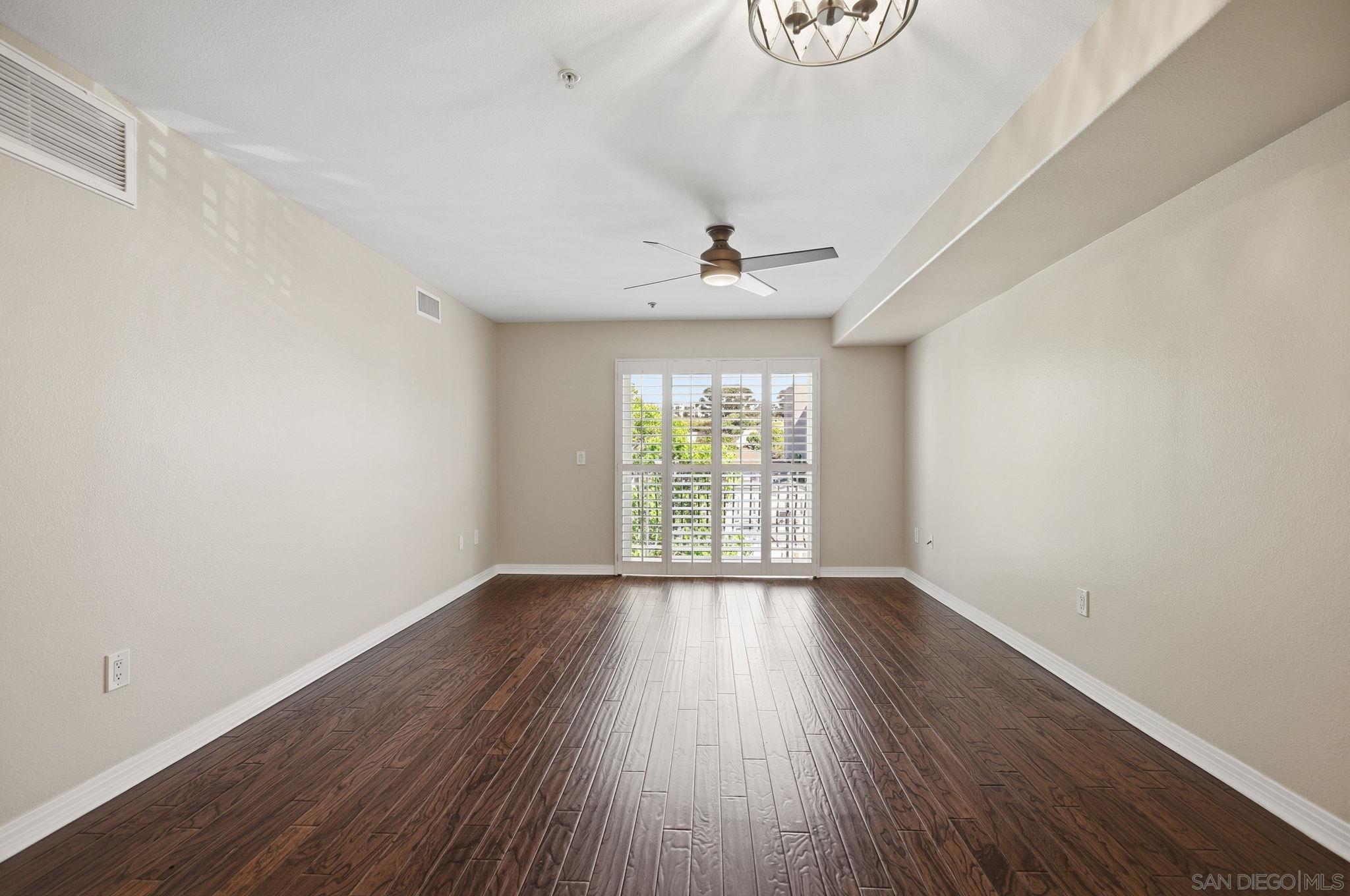 Detail Gallery Image 14 of 24 For 801 W Hawthorn  #406,  San Diego,  CA 92101 - 2 Beds | 2 Baths