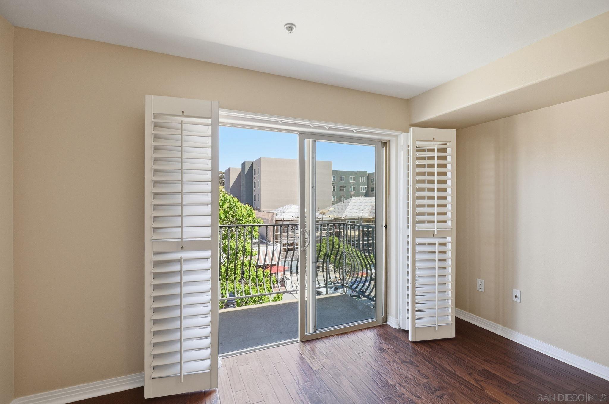 Detail Gallery Image 3 of 24 For 801 W Hawthorn  #406,  San Diego,  CA 92101 - 2 Beds | 2 Baths