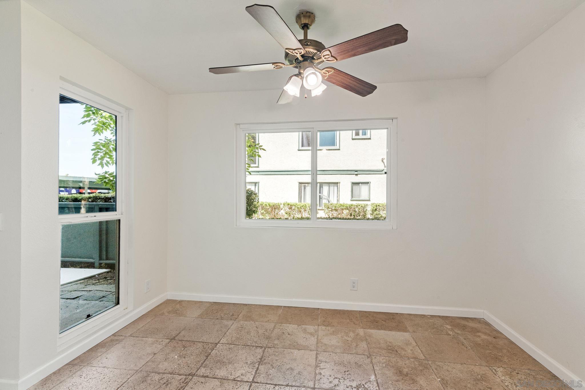 Detail Gallery Image 9 of 23 For 1811 E Grand Ave  #105,  Escondido,  CA 92027 - 2 Beds | 2 Baths