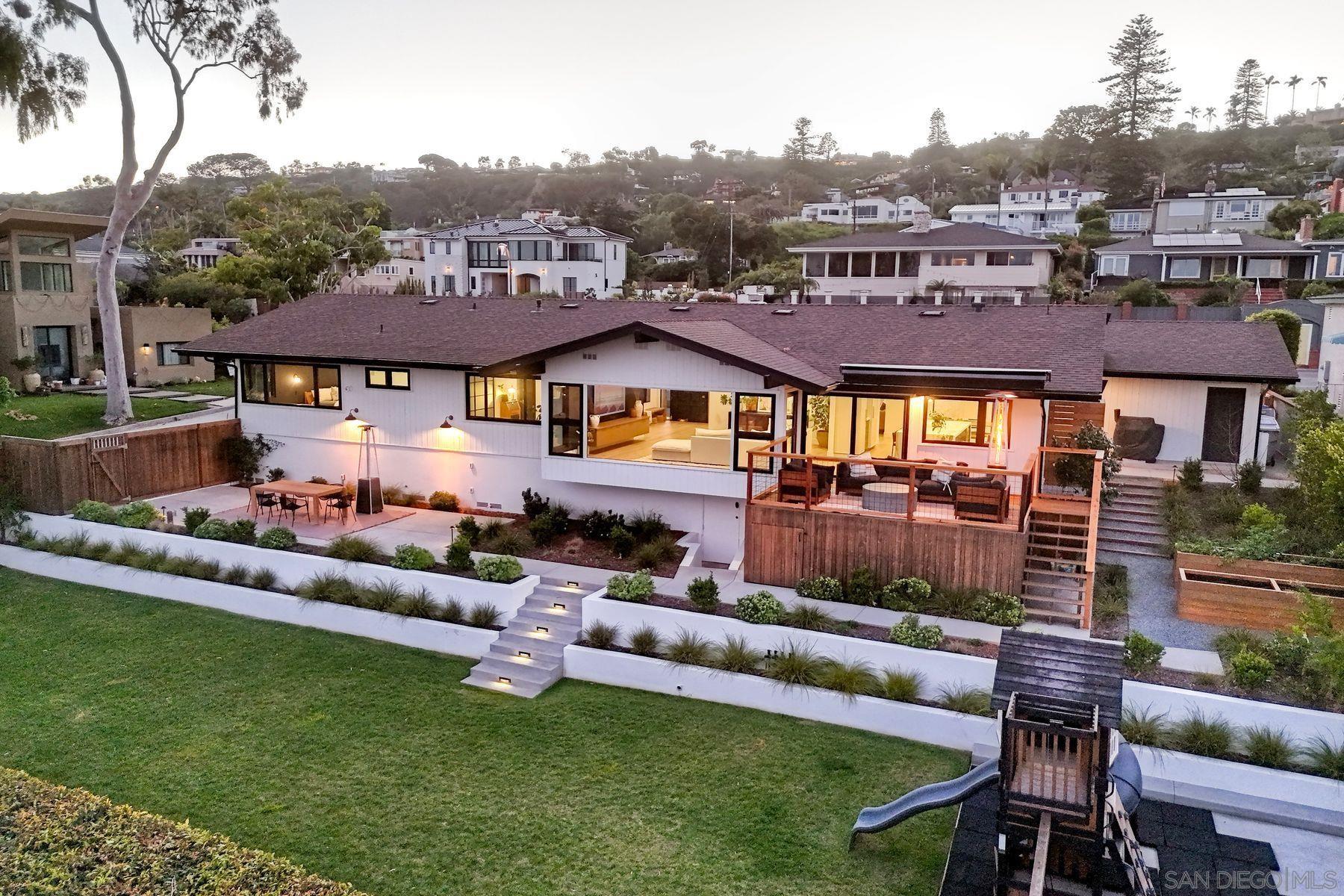 Detail Gallery Image 31 of 63 For 2980  Nichols St, San Diego,  CA 92106 - 4 Beds | 3 Baths