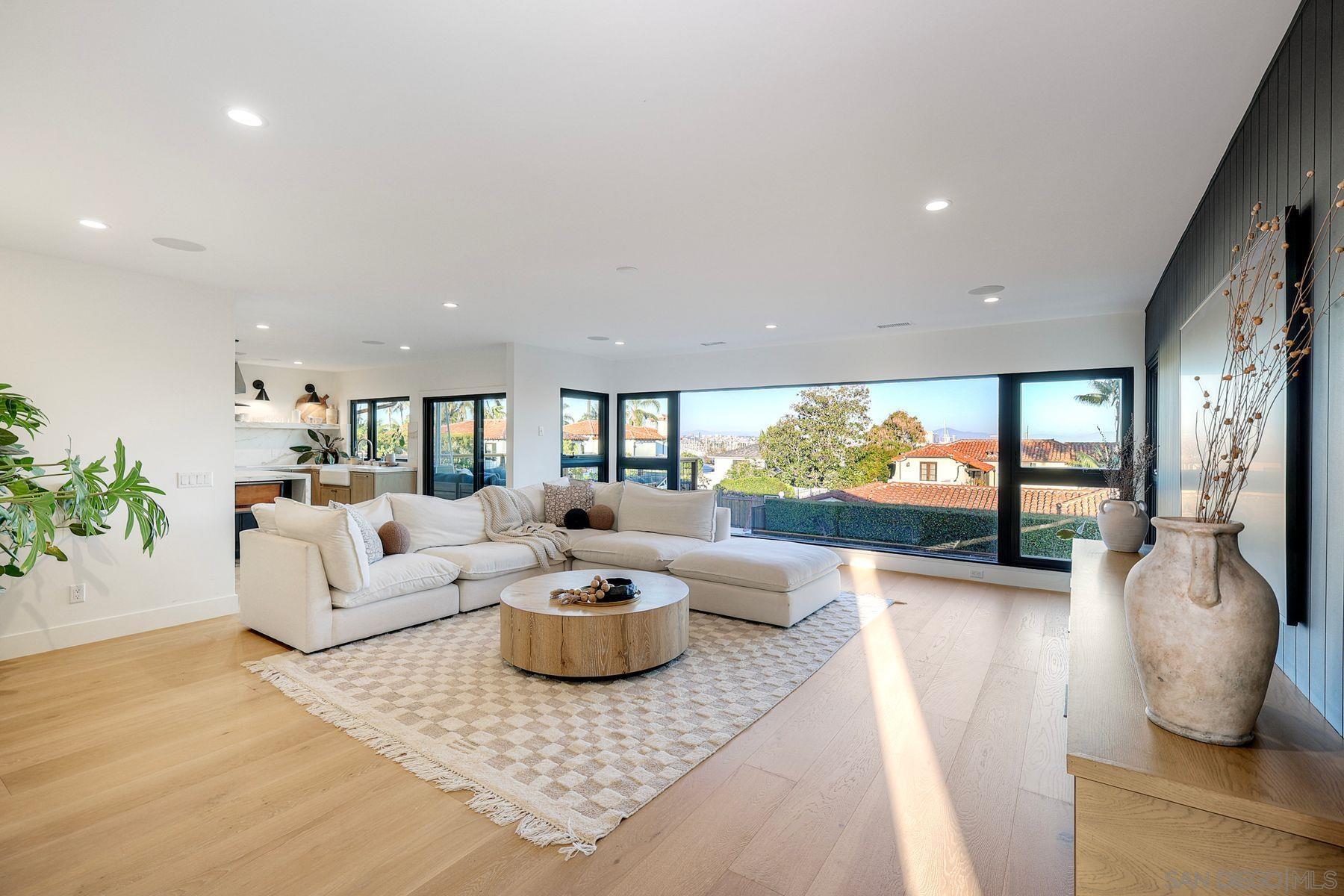 Detail Gallery Image 33 of 63 For 2980  Nichols St, San Diego,  CA 92106 - 4 Beds | 3 Baths