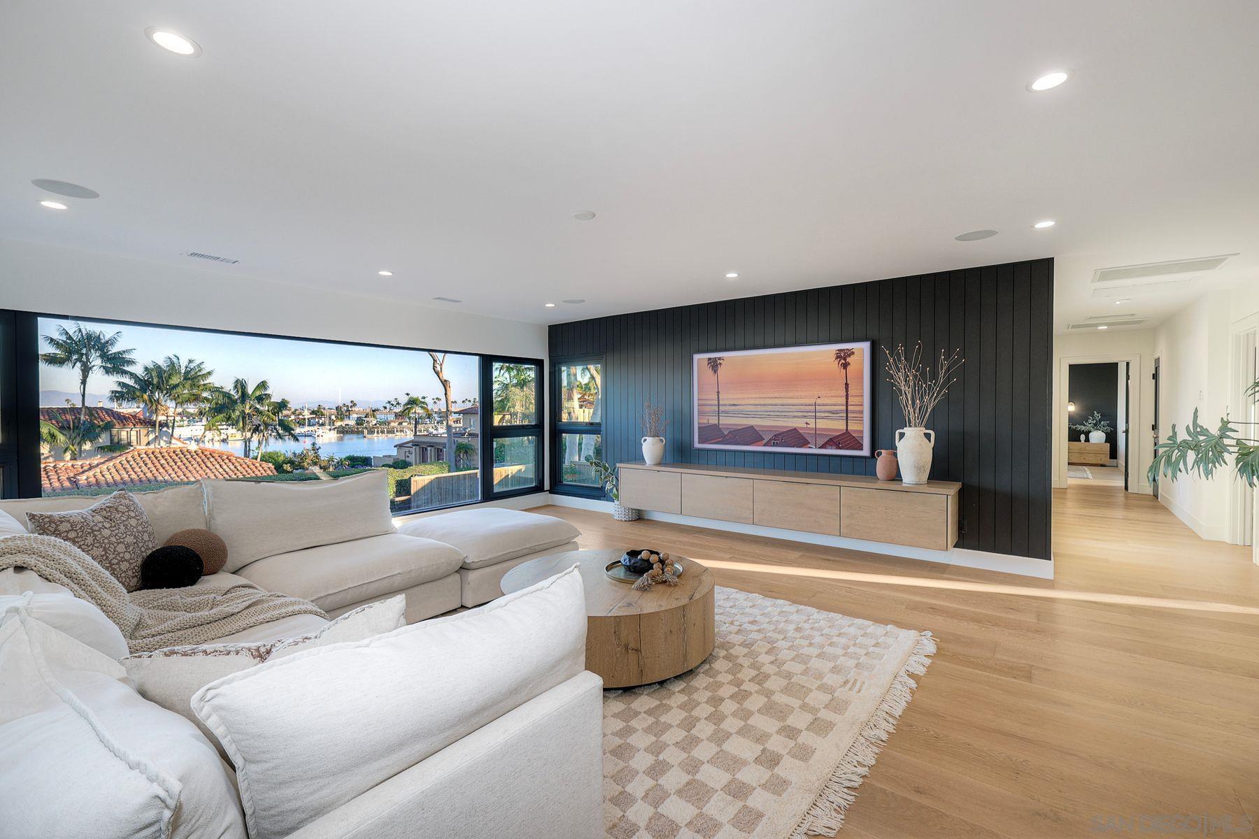 Detail Gallery Image 6 of 63 For 2980  Nichols St, San Diego,  CA 92106 - 4 Beds | 3 Baths