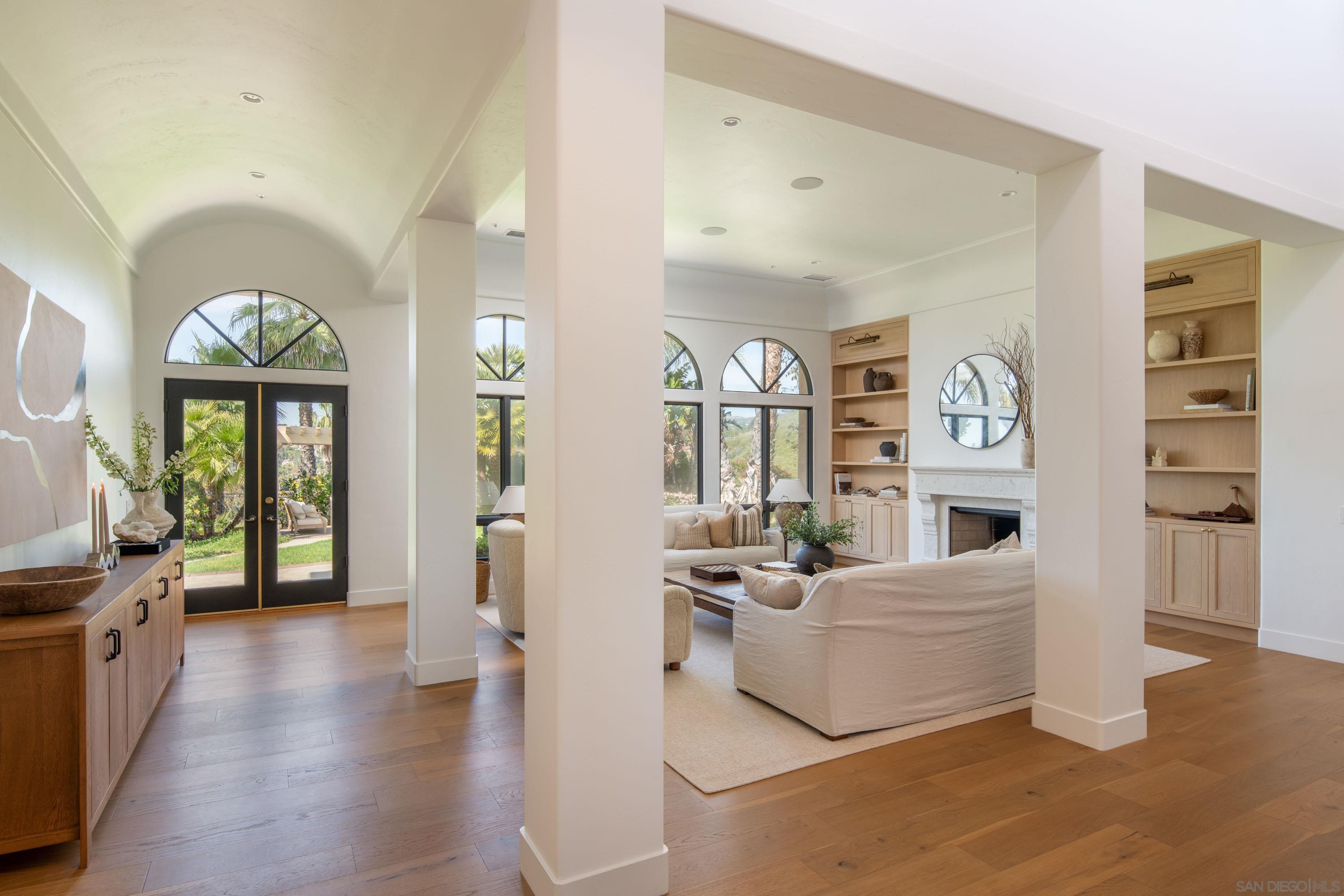 Detail Gallery Image 3 of 31 For 18044  Loma Alegre, Rancho Santa Fe,  CA 92067 - 6 Beds | 6/1 Baths