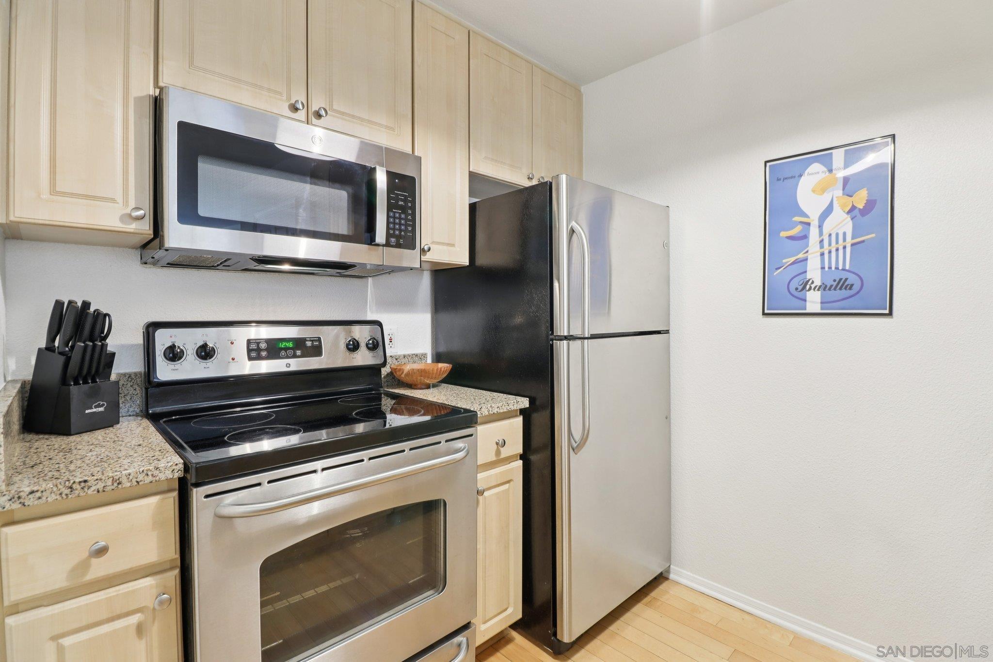 Detail Gallery Image 12 of 42 For 1970  Columbia Street  #301,  San Diego,  CA 92101 - 1 Beds | 1 Baths