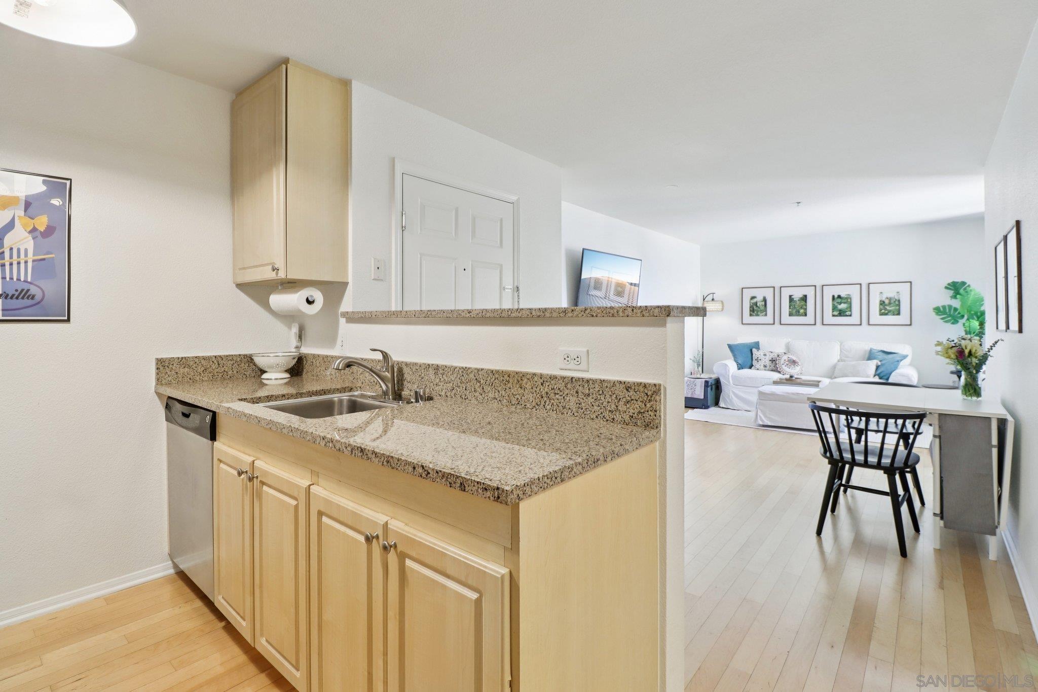 Detail Gallery Image 13 of 42 For 1970  Columbia Street  #301,  San Diego,  CA 92101 - 1 Beds | 1 Baths