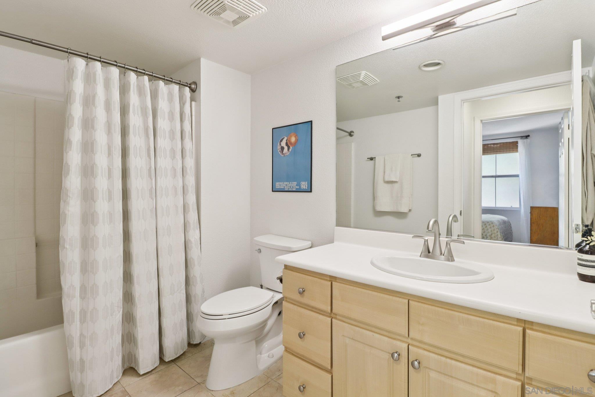 Detail Gallery Image 17 of 42 For 1970  Columbia Street  #301,  San Diego,  CA 92101 - 1 Beds | 1 Baths