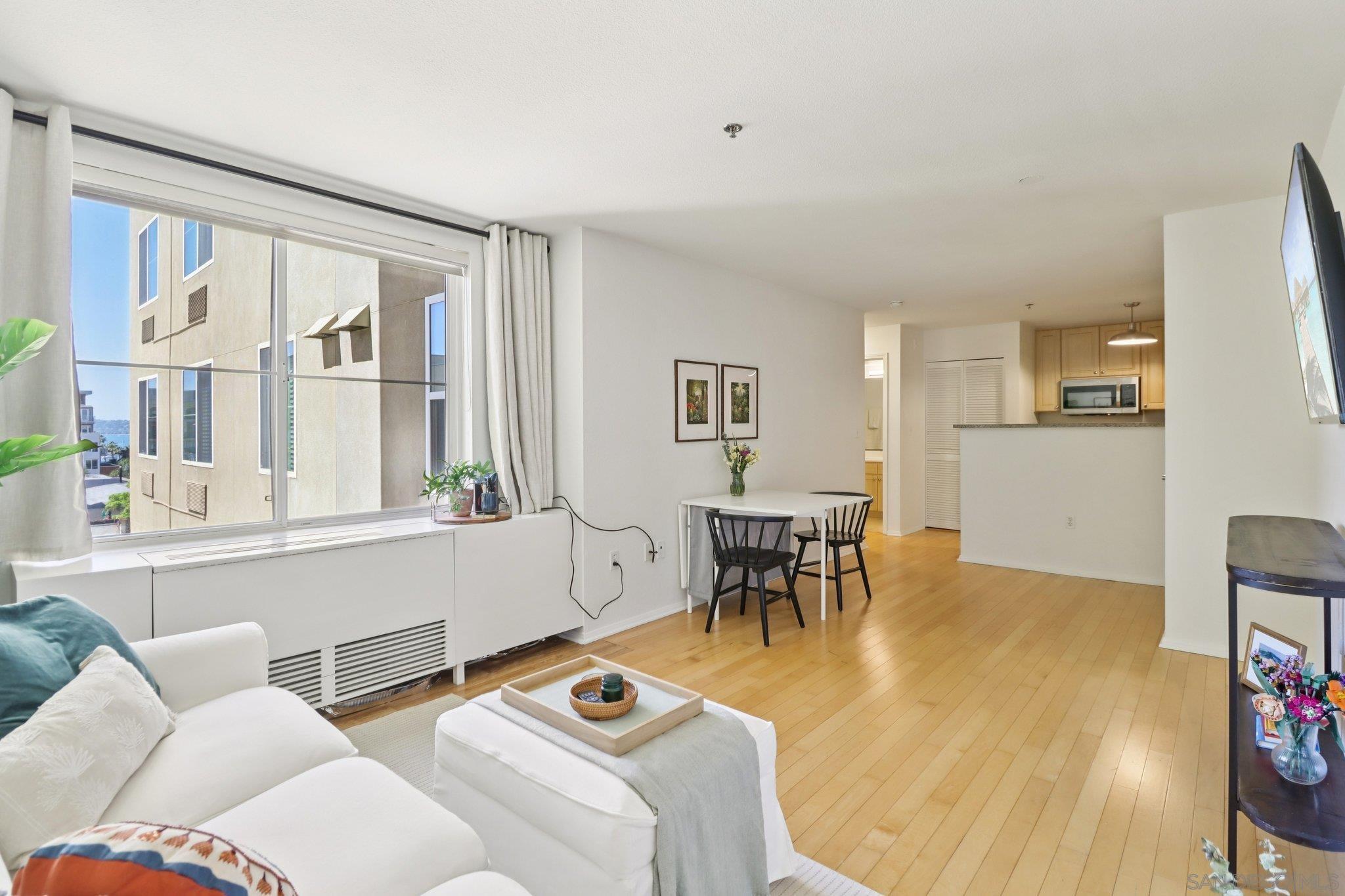 Detail Gallery Image 5 of 42 For 1970  Columbia Street  #301,  San Diego,  CA 92101 - 1 Beds | 1 Baths