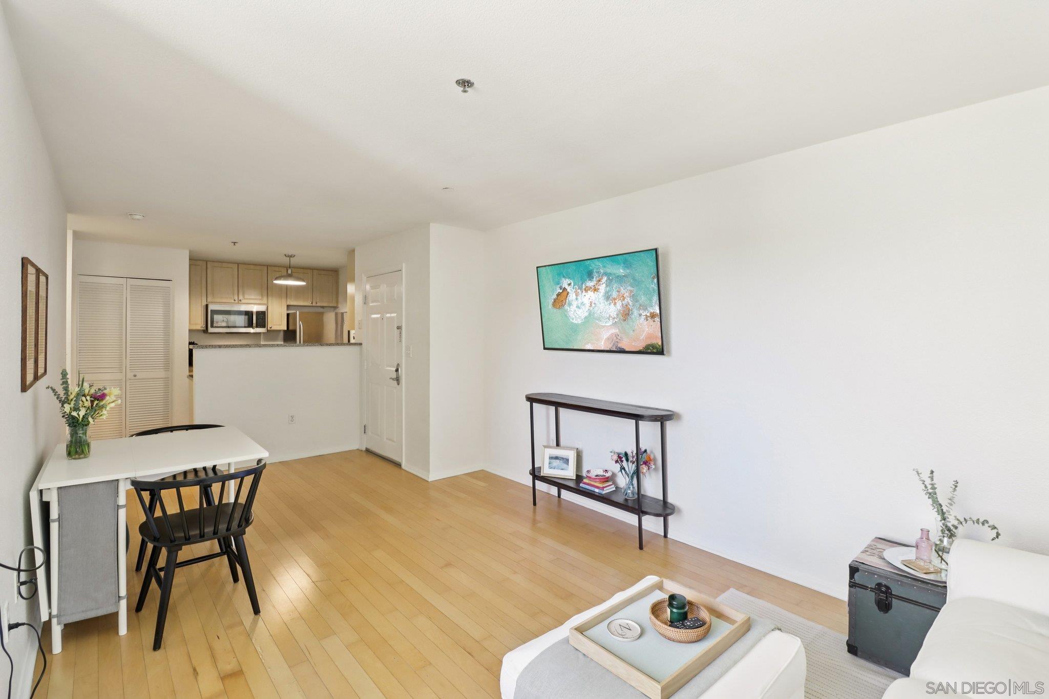 Detail Gallery Image 6 of 42 For 1970  Columbia Street  #301,  San Diego,  CA 92101 - 1 Beds | 1 Baths